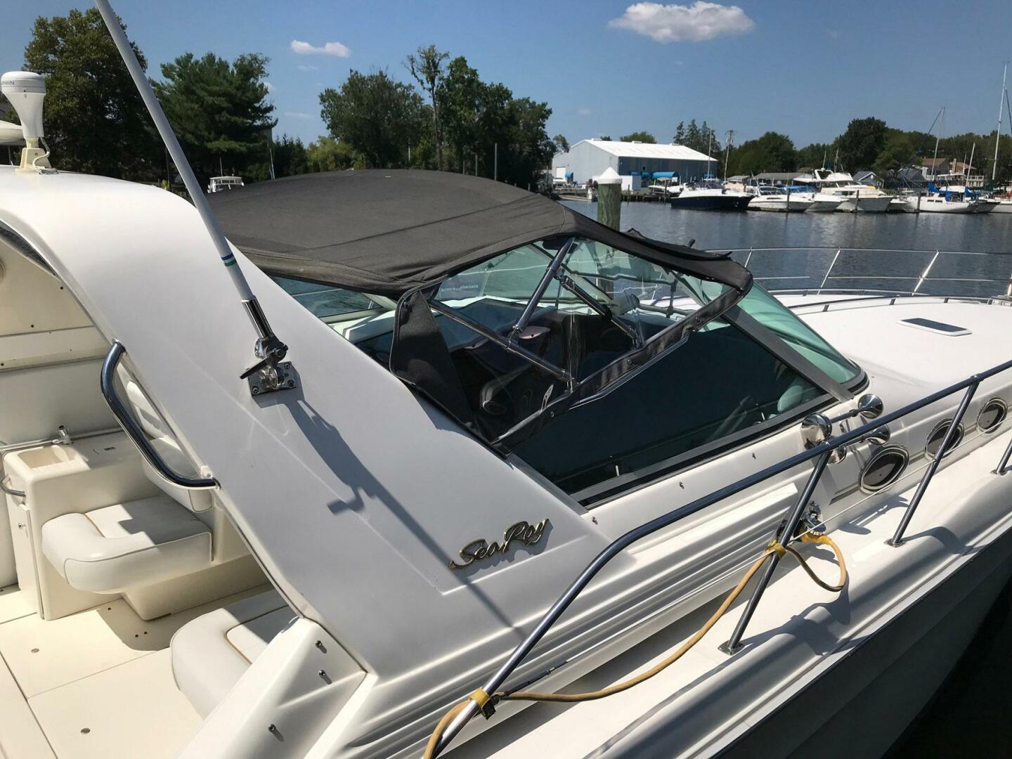 Slide: The Image of Sea Ray 400 Express Cruiser 1995 - 3
