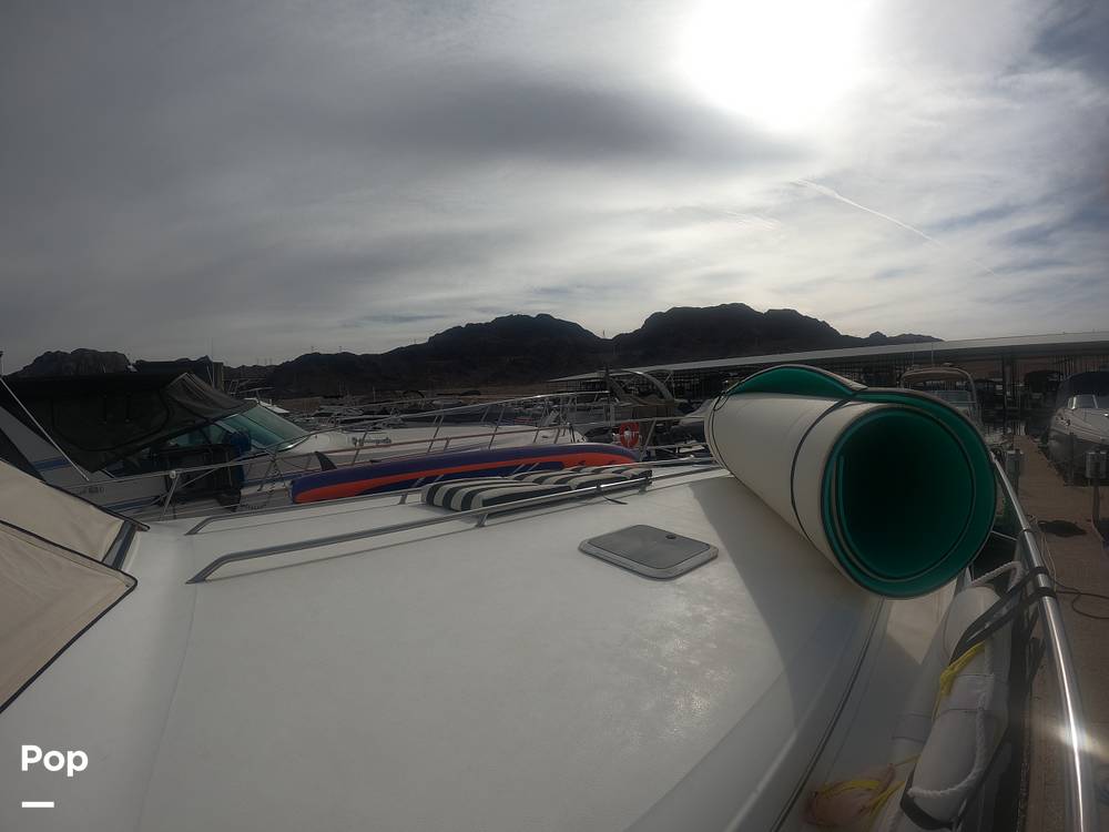 Slide: The Image of Sea Ray 400 Express Cruiser 1997 - 13