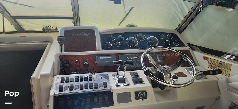 Slide: The Image of Sea Ray 400 Express Cruiser 1997 - 30