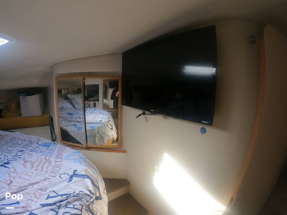 Slide: The Image of Sea Ray 400 Express Cruiser 1997 - 51