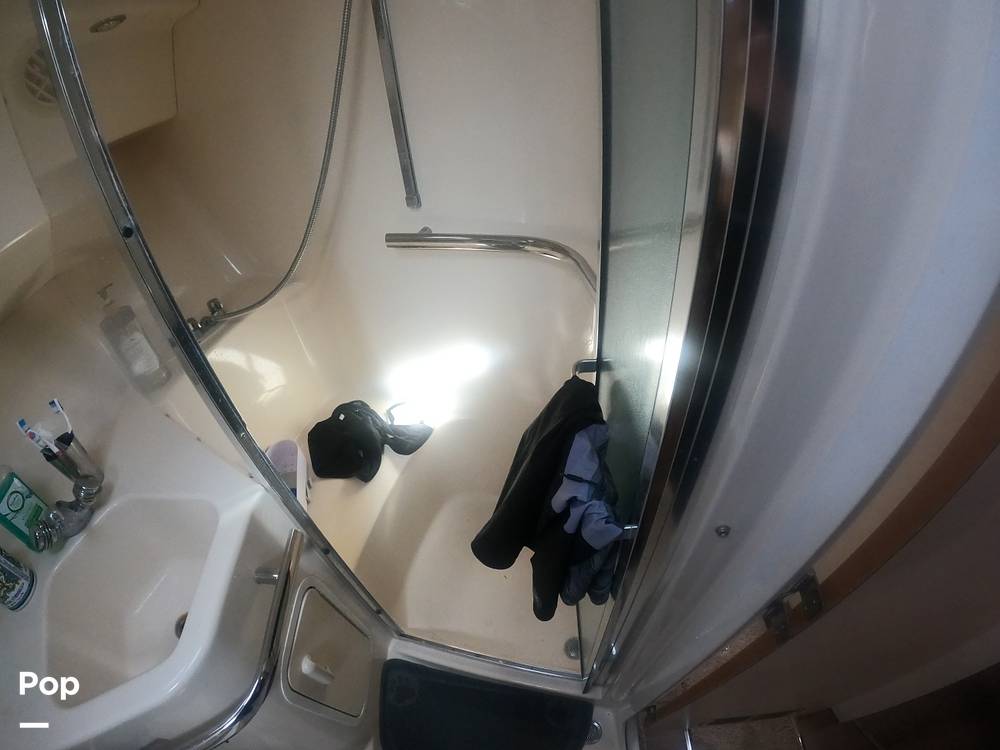 Slide: The Image of Sea Ray 400 Express Cruiser 1997 - 53