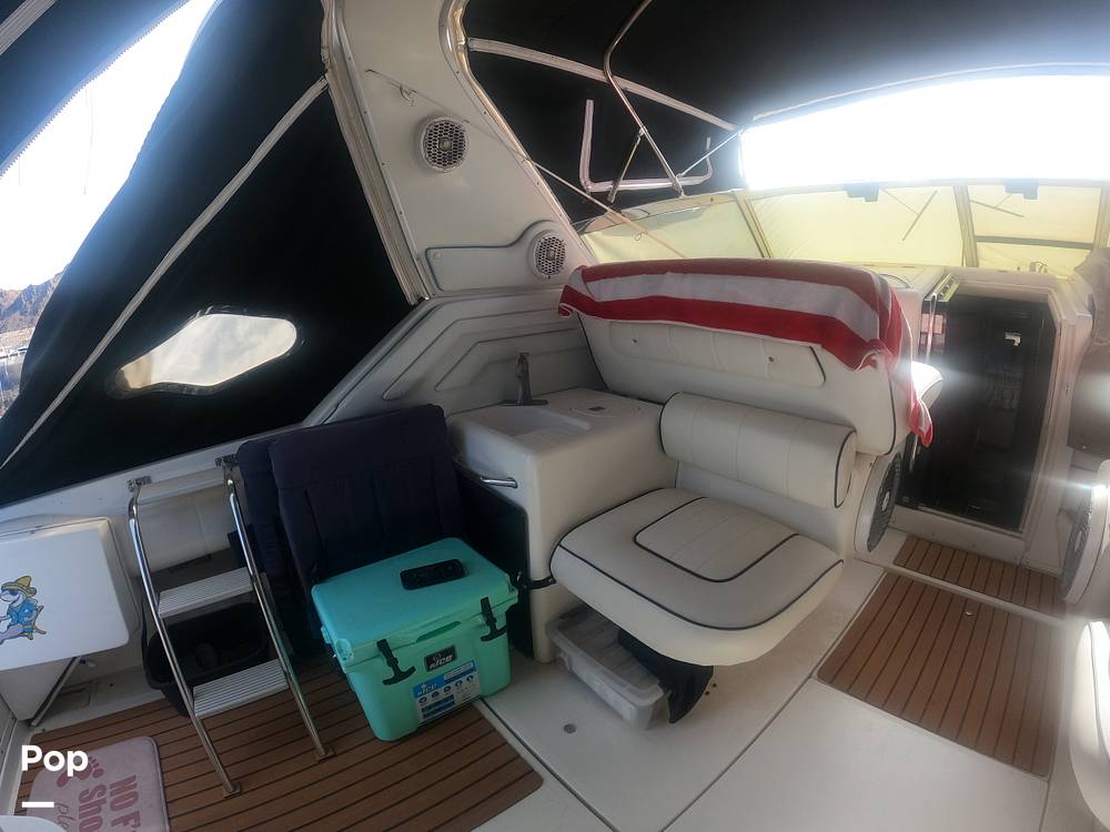 Slide: The Image of Sea Ray 400 Express Cruiser 1997 - 58