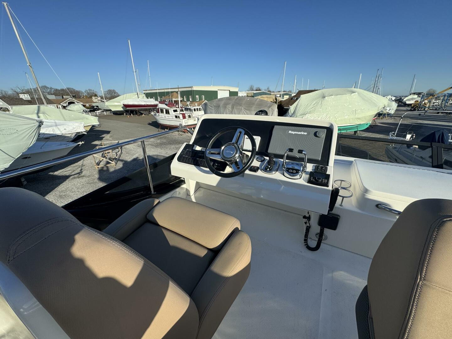 Slide: The Image of Flybridge_helm - 5139305