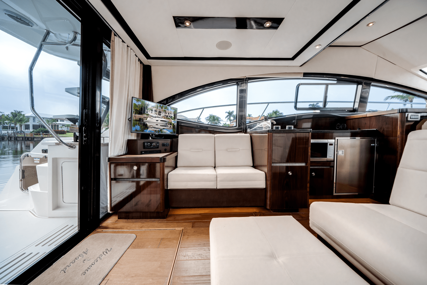 Slide: The Image of Sea Ray 400 FLY 2017 - 10