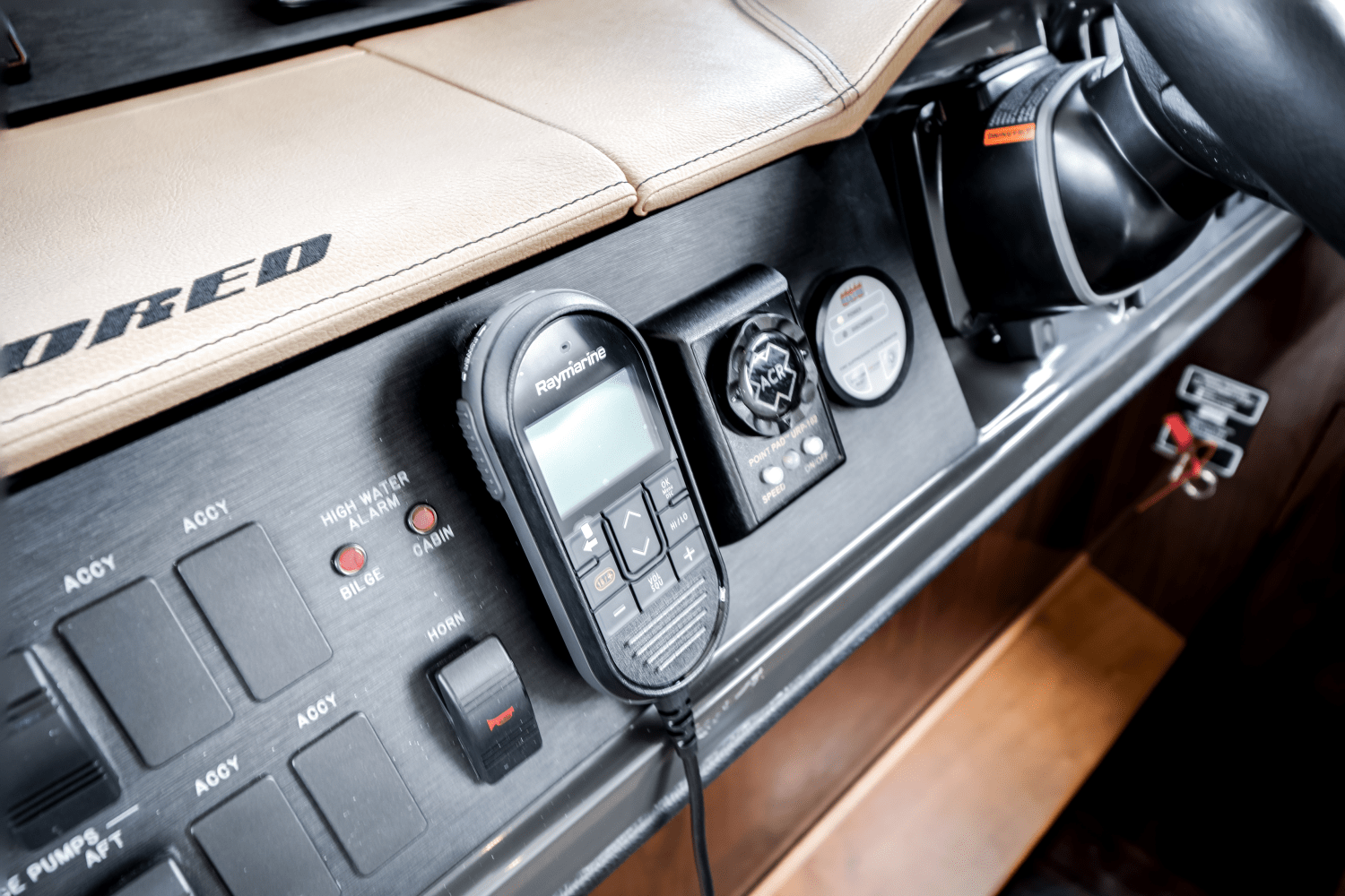 Slide: The Image of Sea Ray 400 FLY 2017 - 20