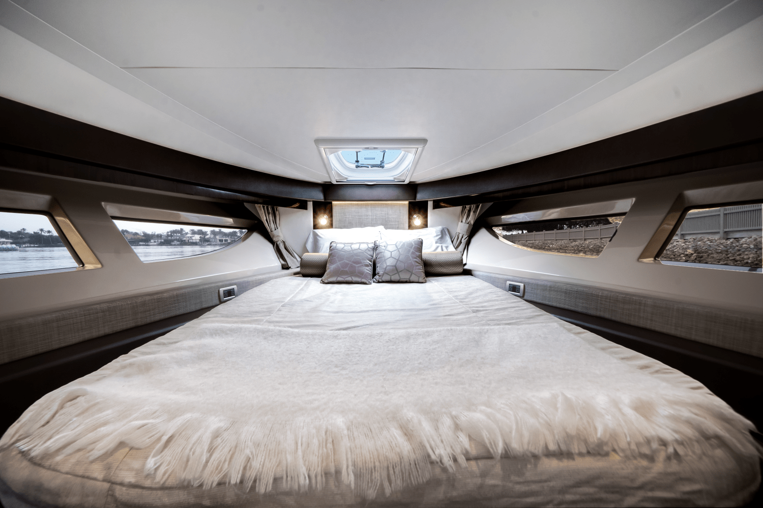 Slide: The Image of Sea Ray 400 FLY 2017 - 23