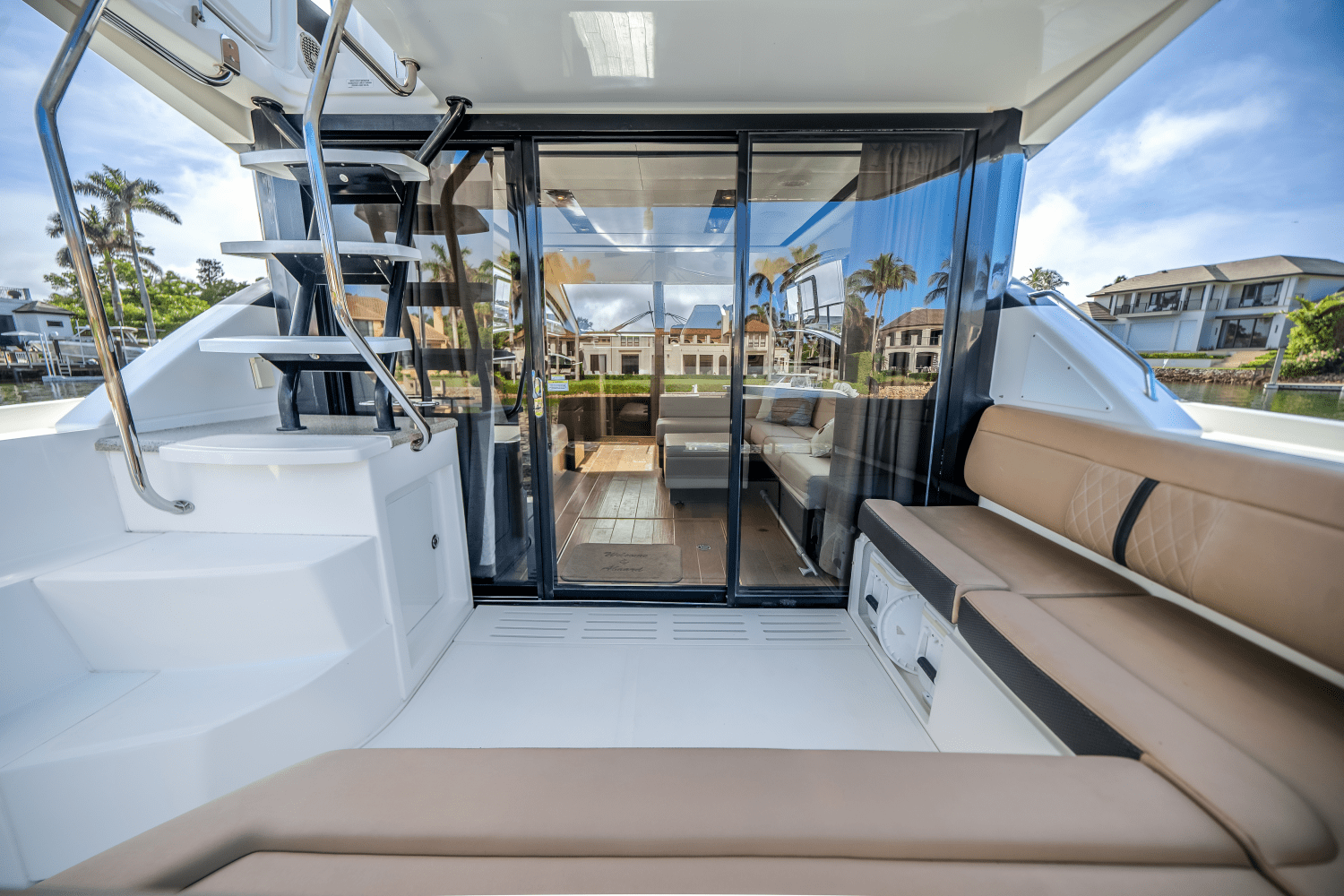 Slide: The Image of Sea Ray 400 FLY 2017 - 30