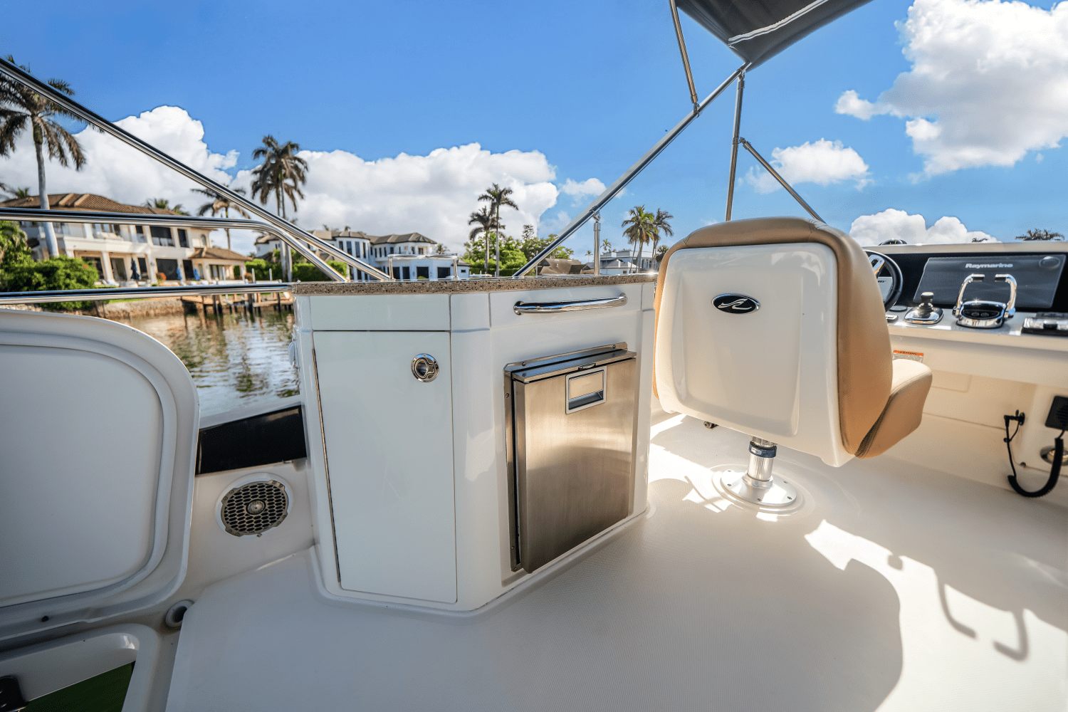 Slide: The Image of Sea Ray 400 FLY 2017 - 36