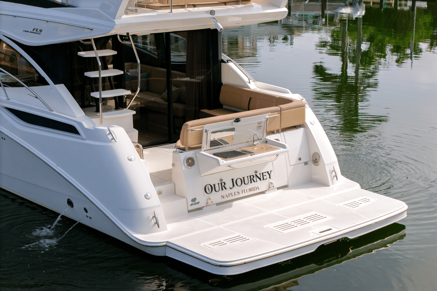 Slide: The Image of Sea Ray 400 FLY 2017 - 8