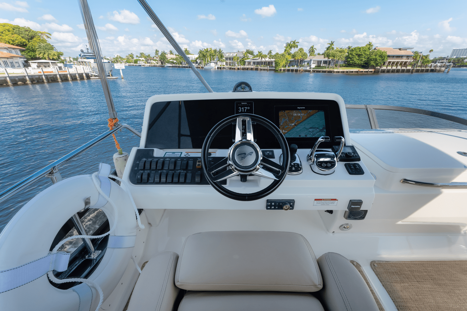 Slide: The Image of Sea Ray 400 FLY 2018 - 20