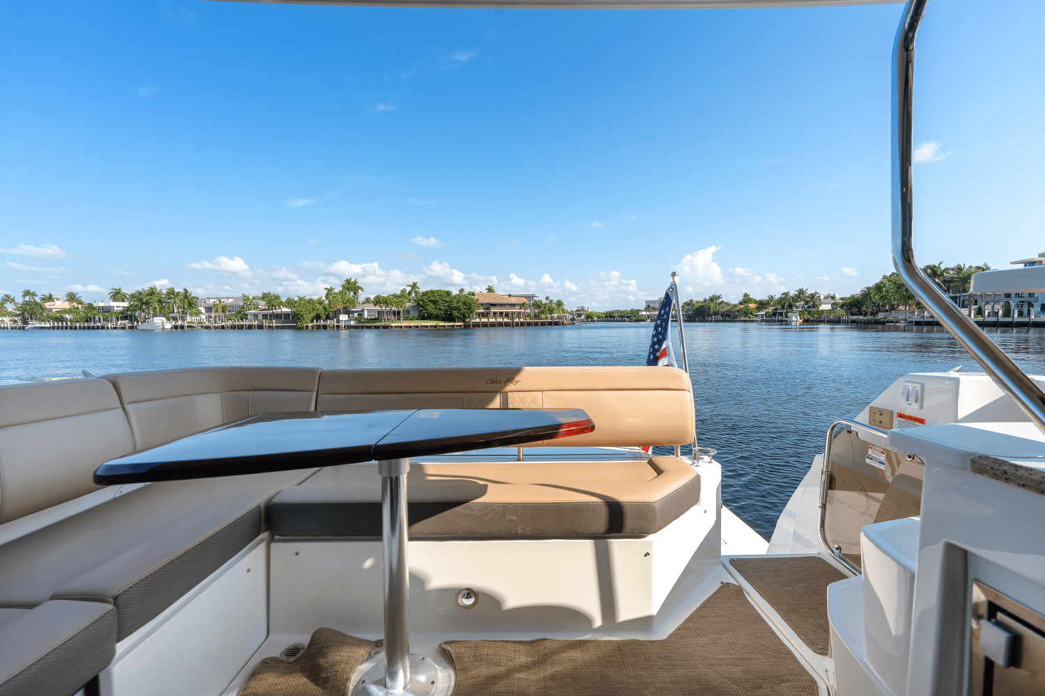 Slide: The Image of Sea Ray 400 FLY 2018 - 22