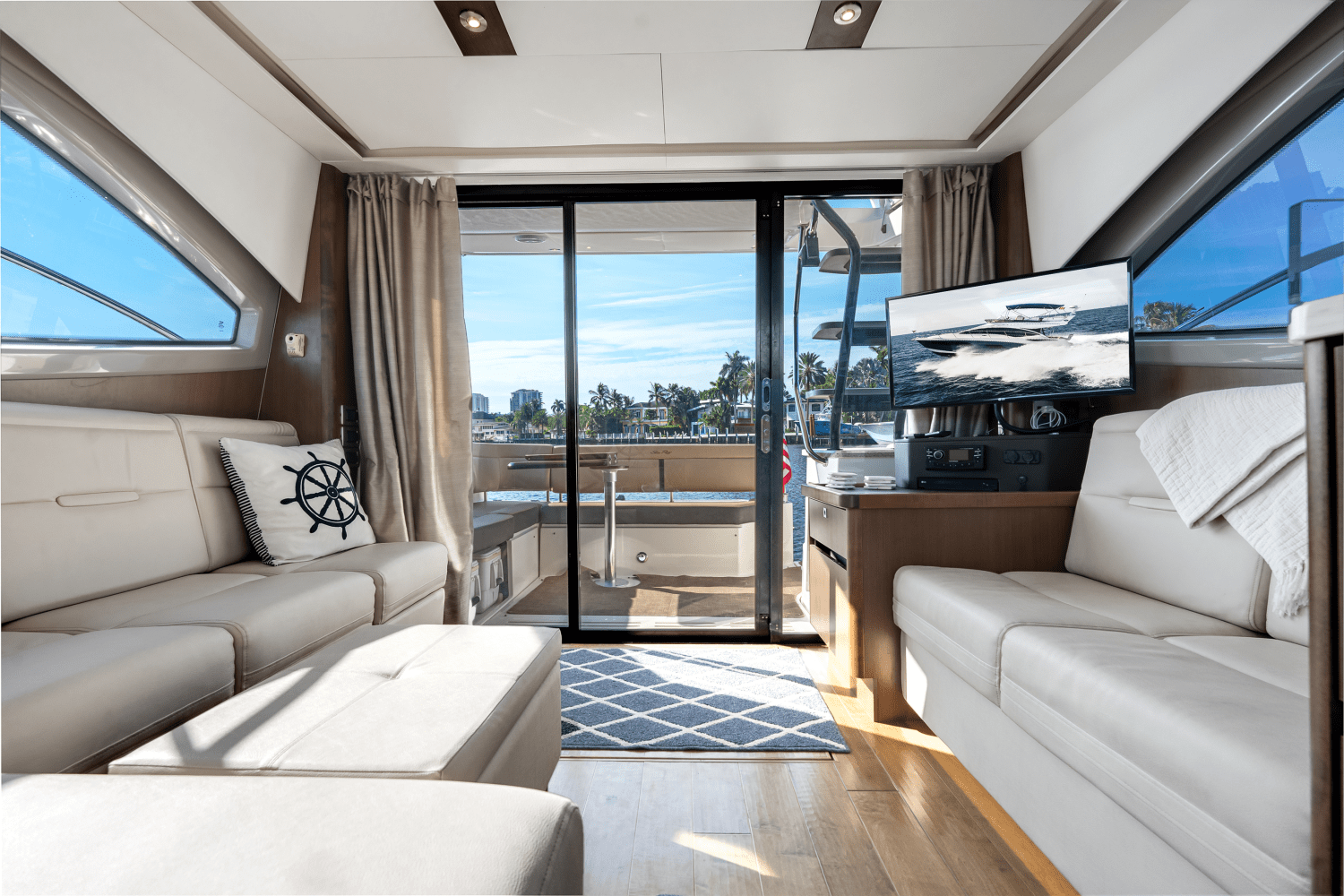 Slide: The Image of Sea Ray 400 FLY 2018 - 28