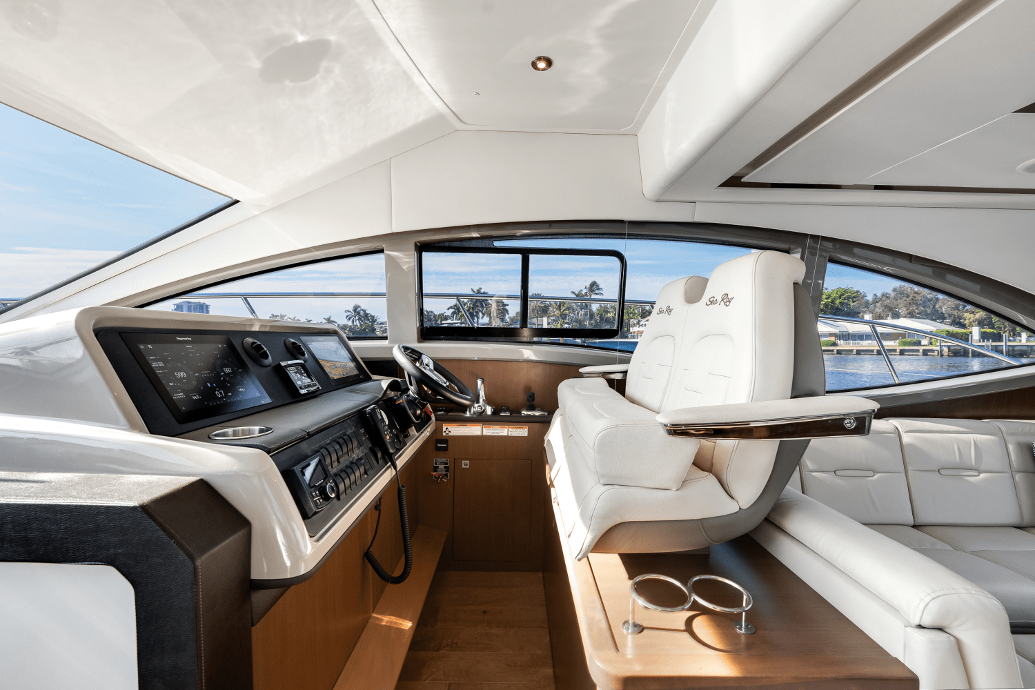 Slide: The Image of Sea Ray 400 FLY 2018 - 32