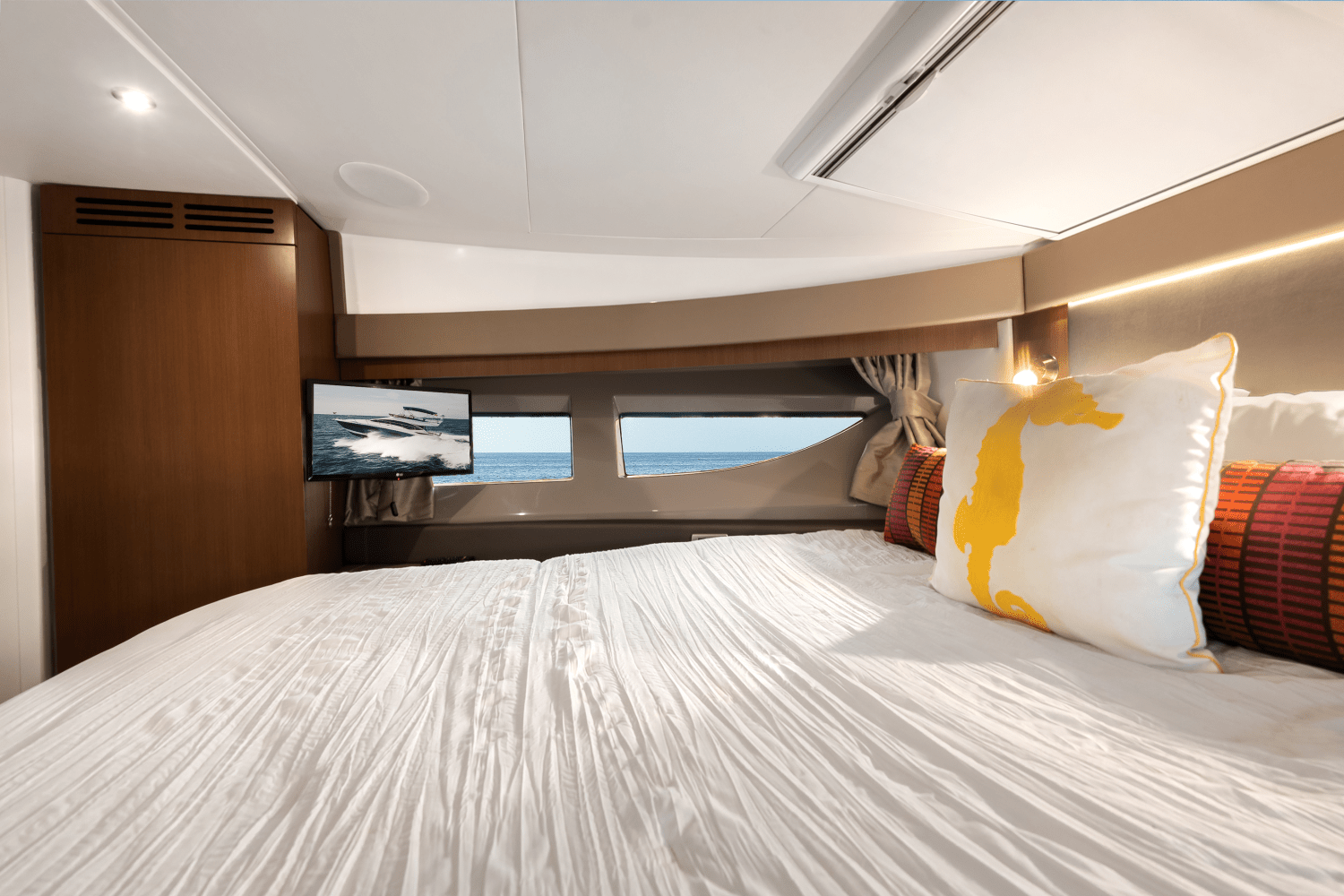 Slide: The Image of Sea Ray 400 FLY 2018 - 35