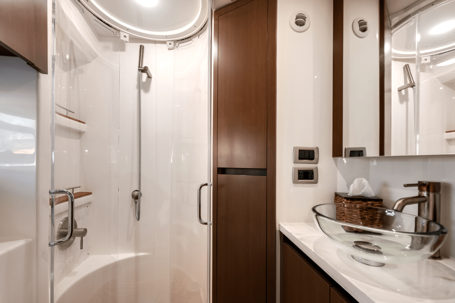 Slide: The Image of Sea Ray 400 FLY 2018 - 36