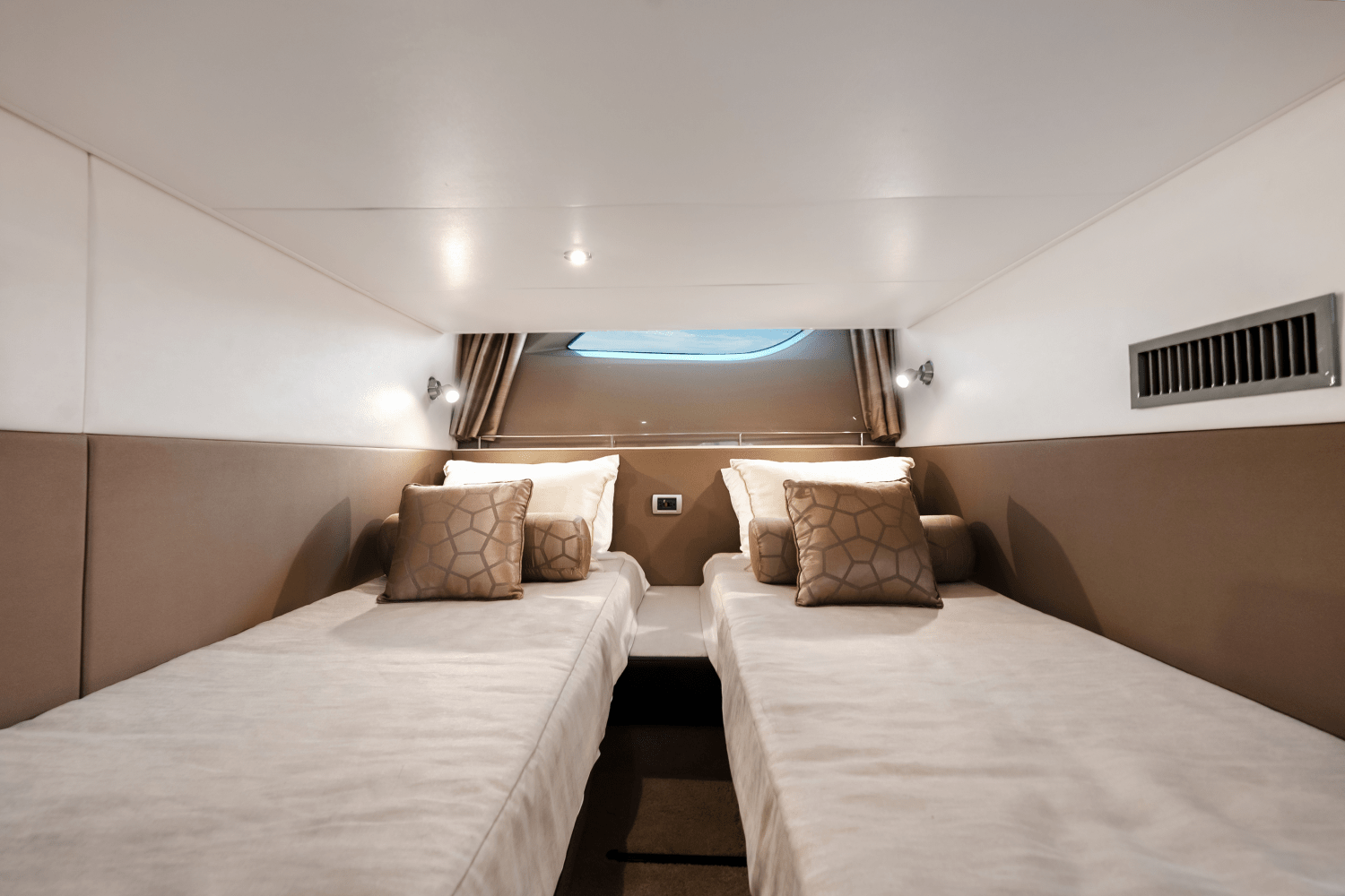 Slide: The Image of Sea Ray 400 FLY 2018 - 37