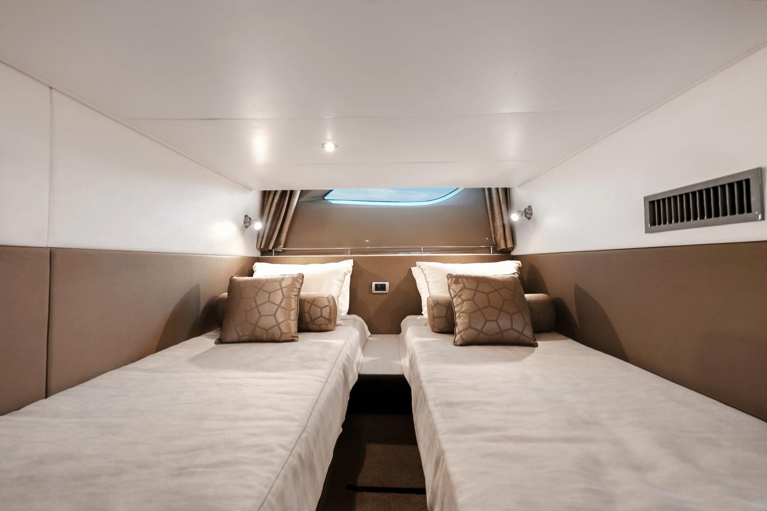 Slide: The Image of Sea Ray 400 Fly 2018 - 37