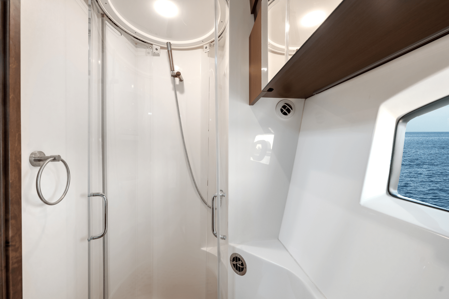 Slide: The Image of Sea Ray 400 FLY 2018 - 40