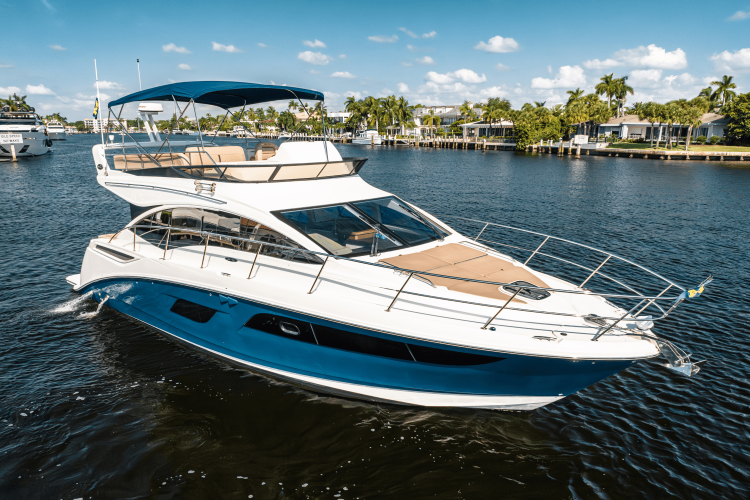Slide: The Image of Sea Ray 400 FLY 2018 - 9