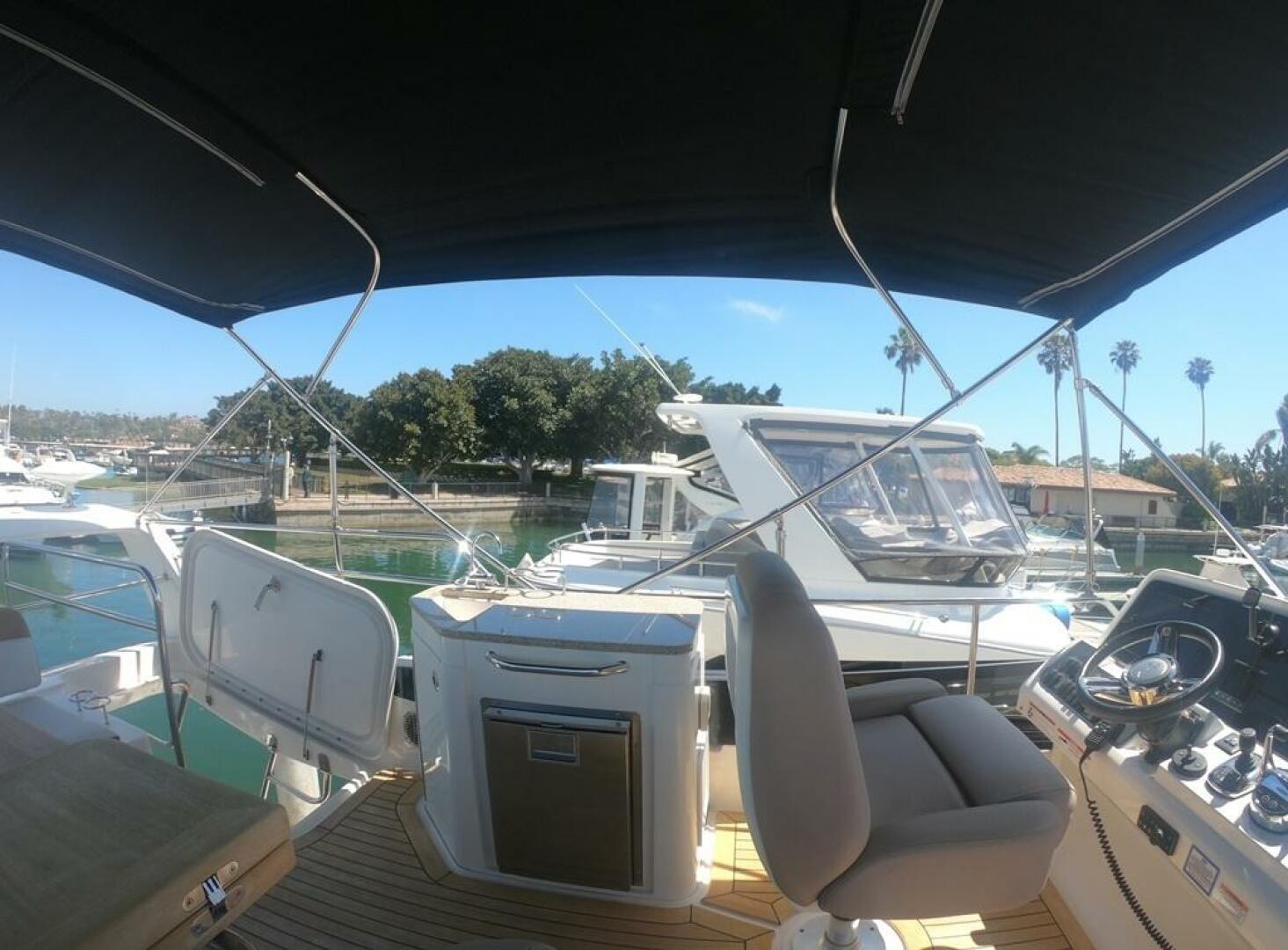 Slide: The Image of Sea Ray 400 Flybridge 2018 - 4826944