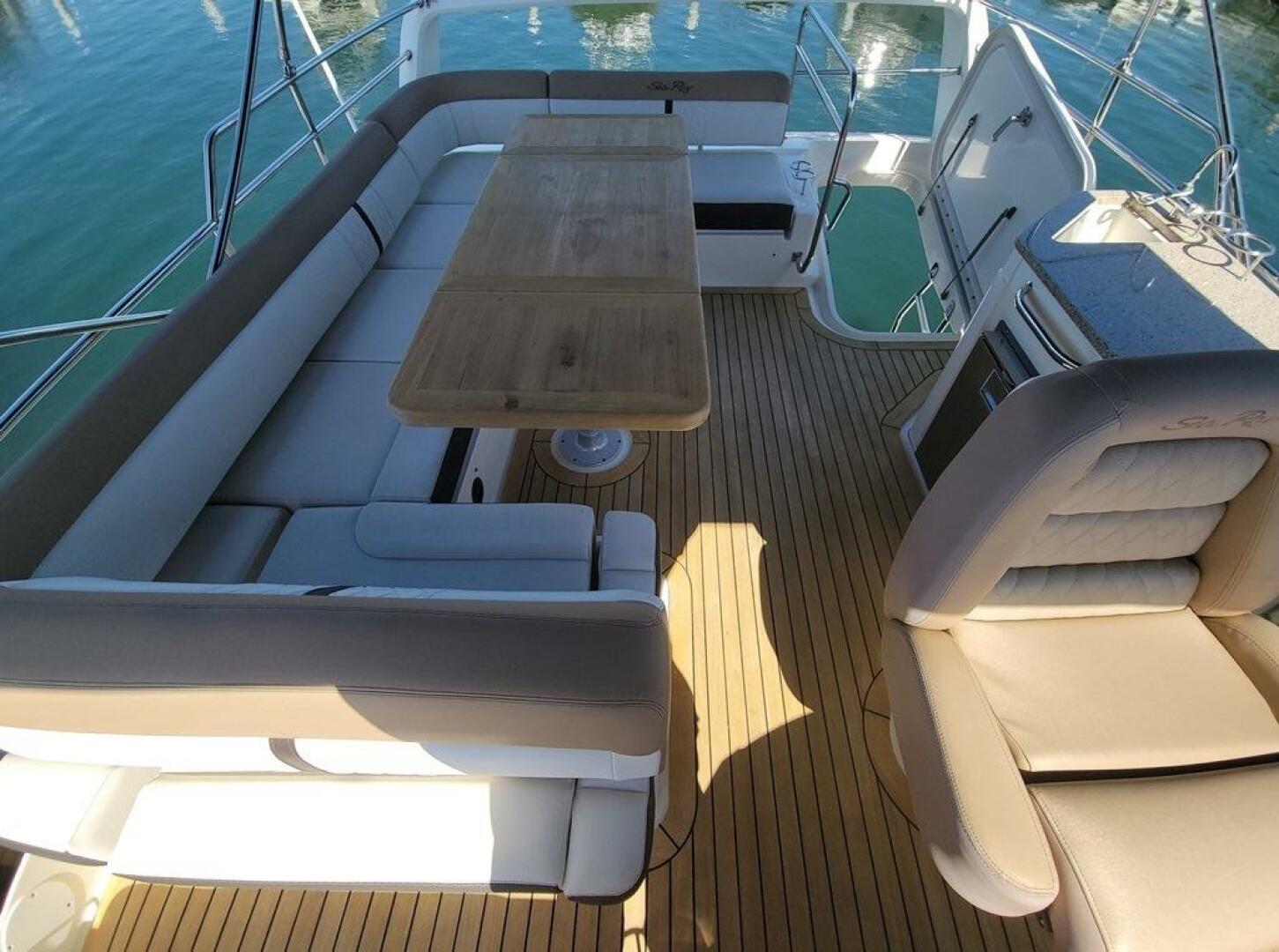 Slide: The Image of Sea Ray 400 Flybridge 2018 - 4826946