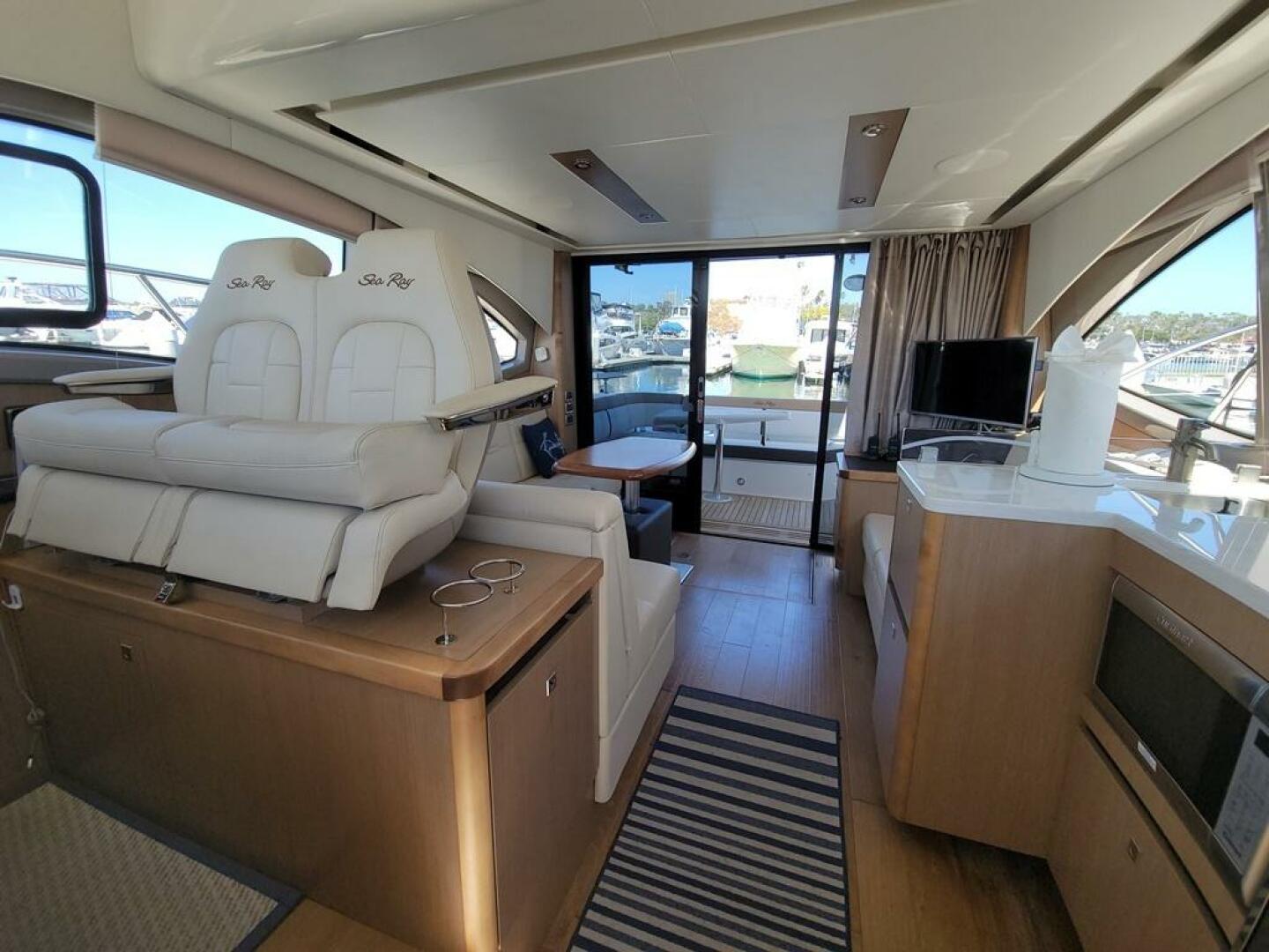 Slide: The Image of Sea Ray 400 Flybridge 2018 - 4827070