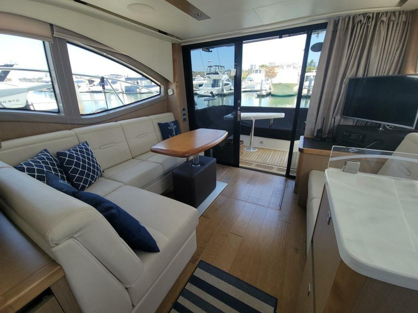 Slide: The Image of Sea Ray 400 Flybridge 2018 - 4827071