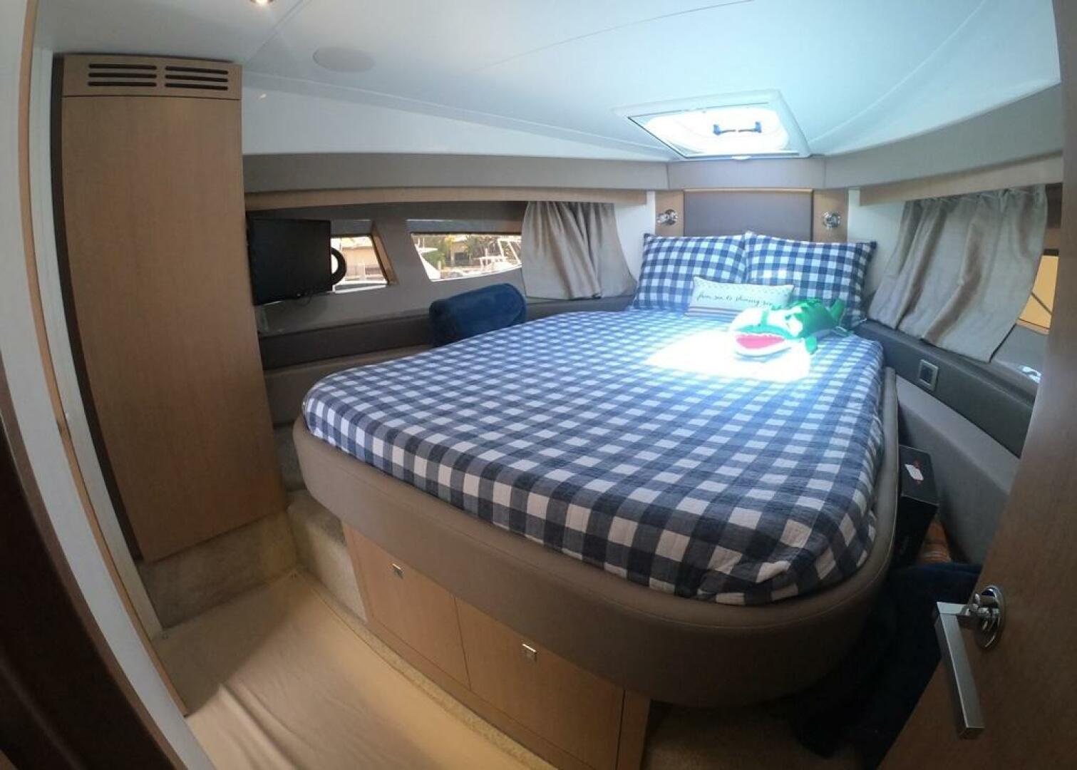 Slide: The Image of Sea Ray 400 Flybridge 2018 - 4827073