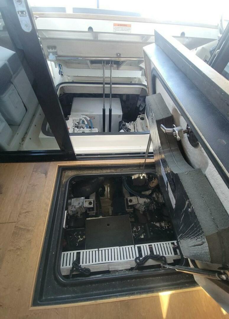 Slide: The Image of Sea Ray 400 Flybridge 2018 - 4827077