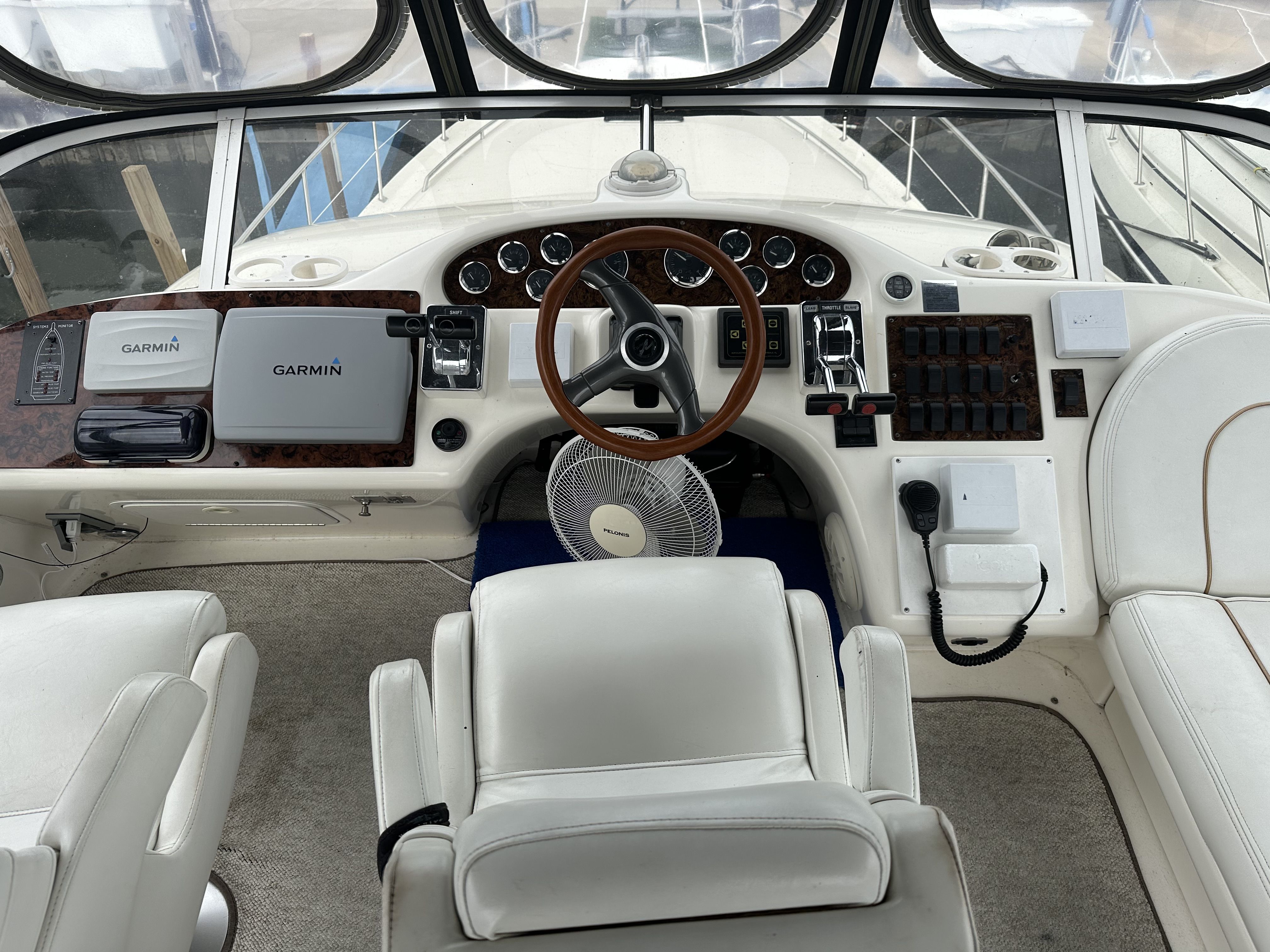 Slide: The Image of Sea Ray 400 SEDANBRIDGE 1997 - 14