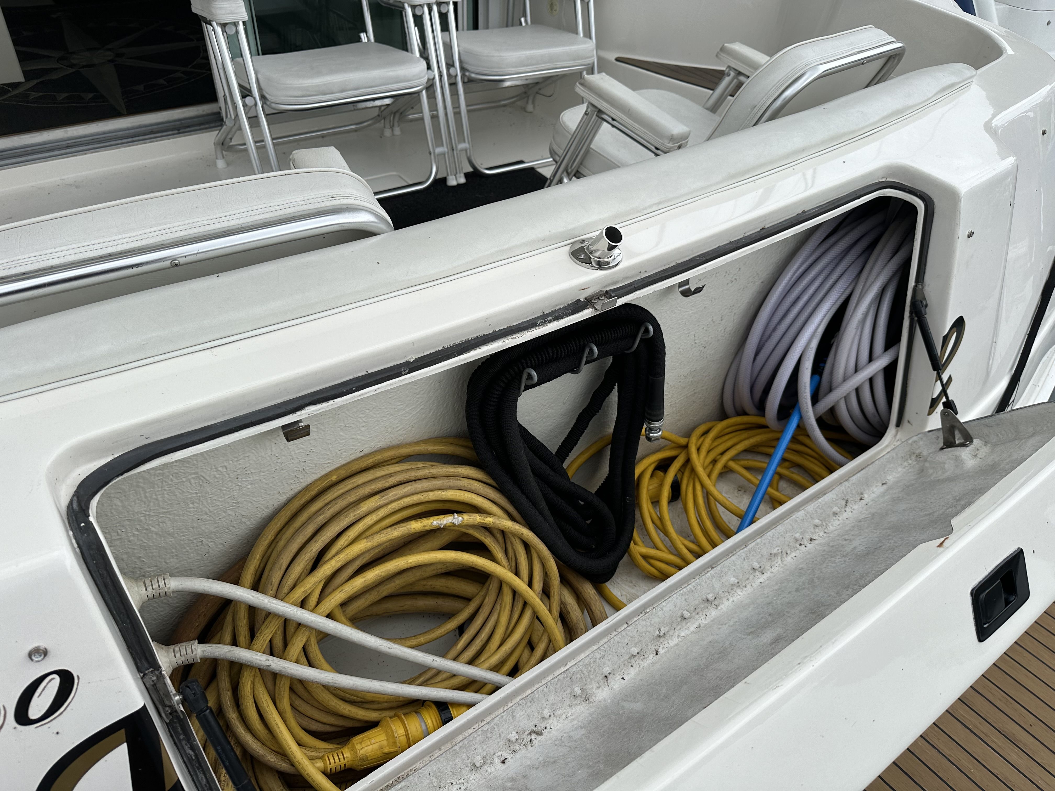 Slide: The Image of Sea Ray 400 SEDANBRIDGE 1997 - 25