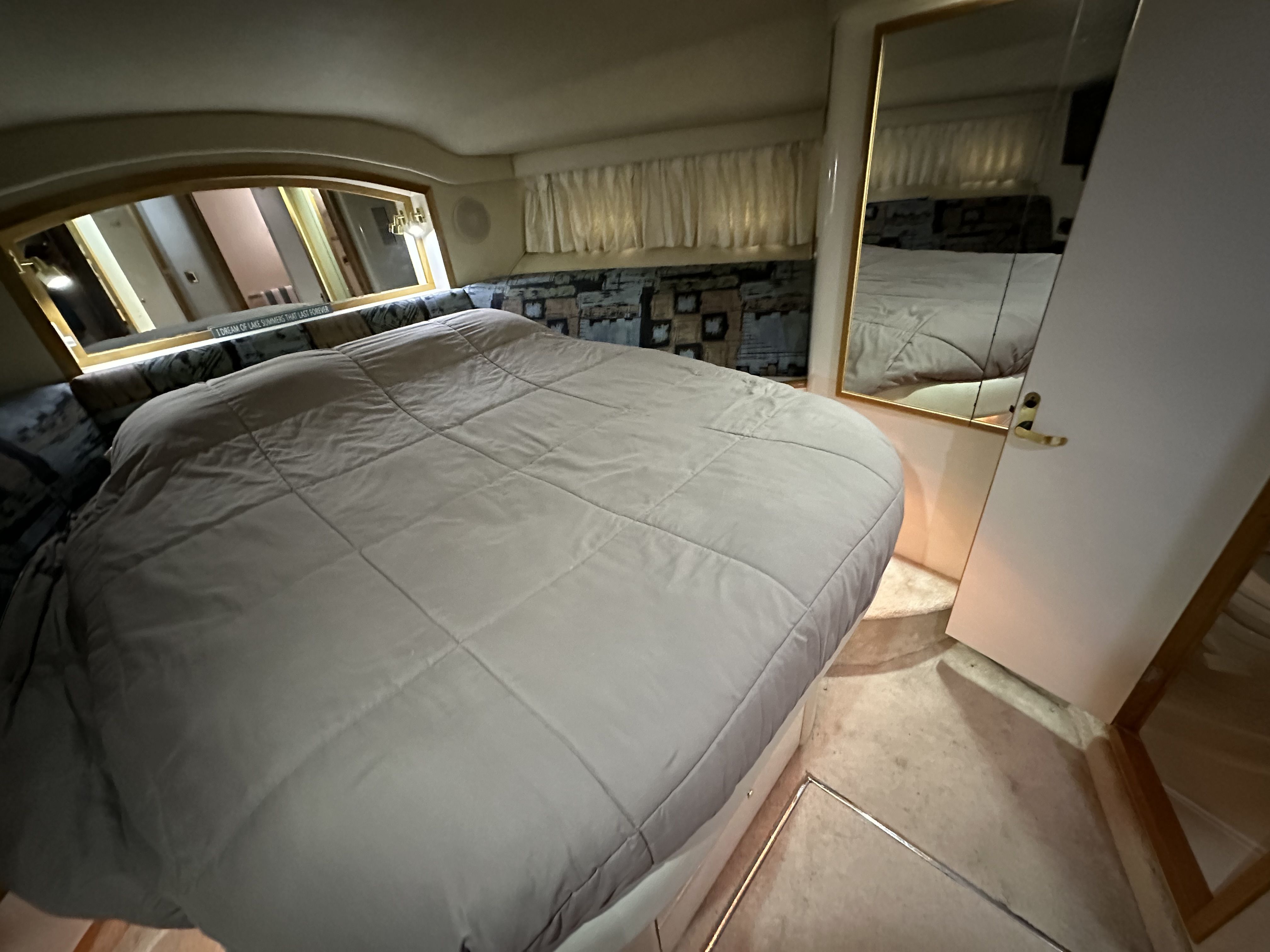 Slide: The Image of Sea Ray 400 SEDANBRIDGE 1997 - 31