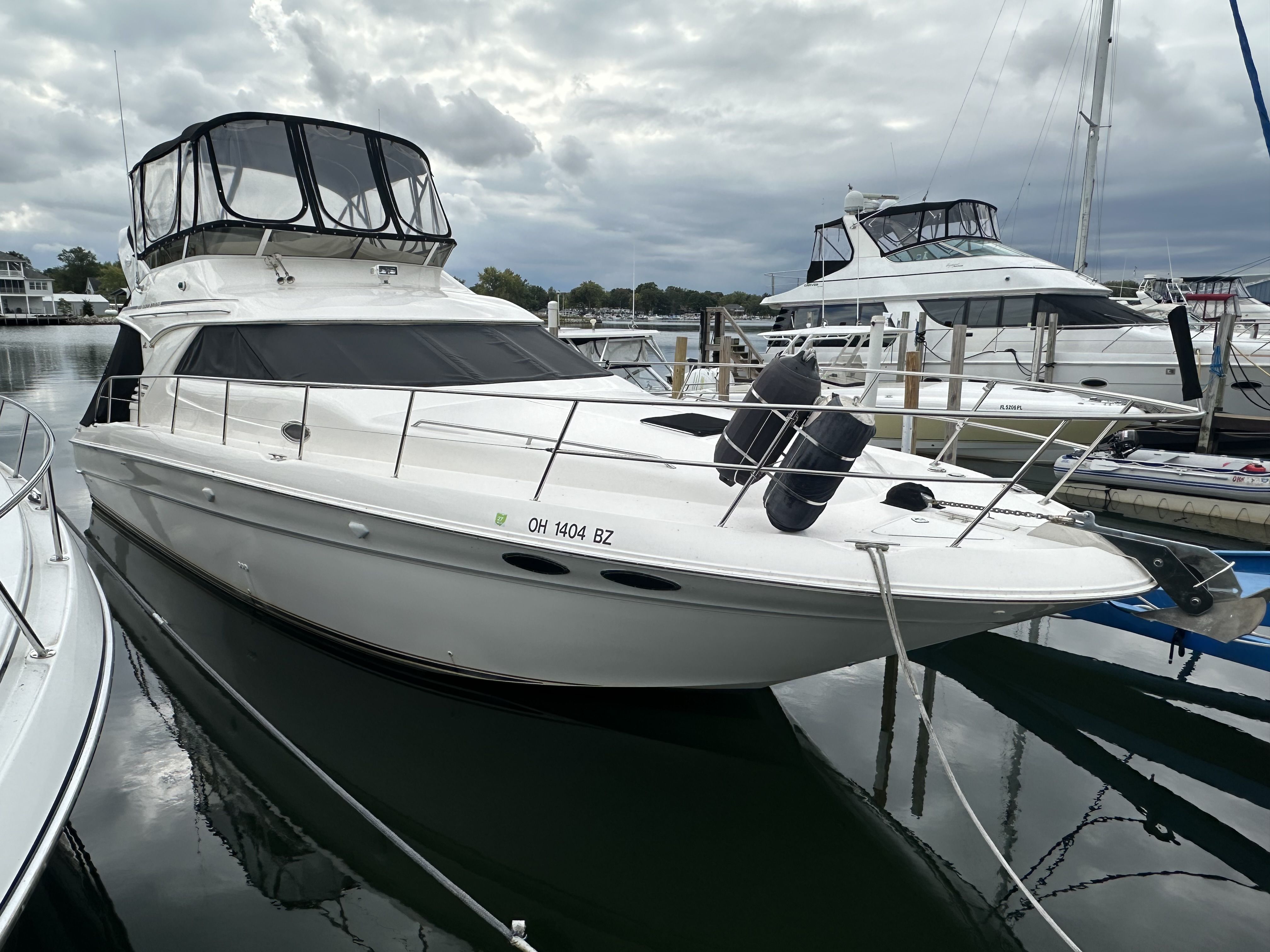 Slide: The Image of Sea Ray 400 SEDANBRIDGE 1997 - 4