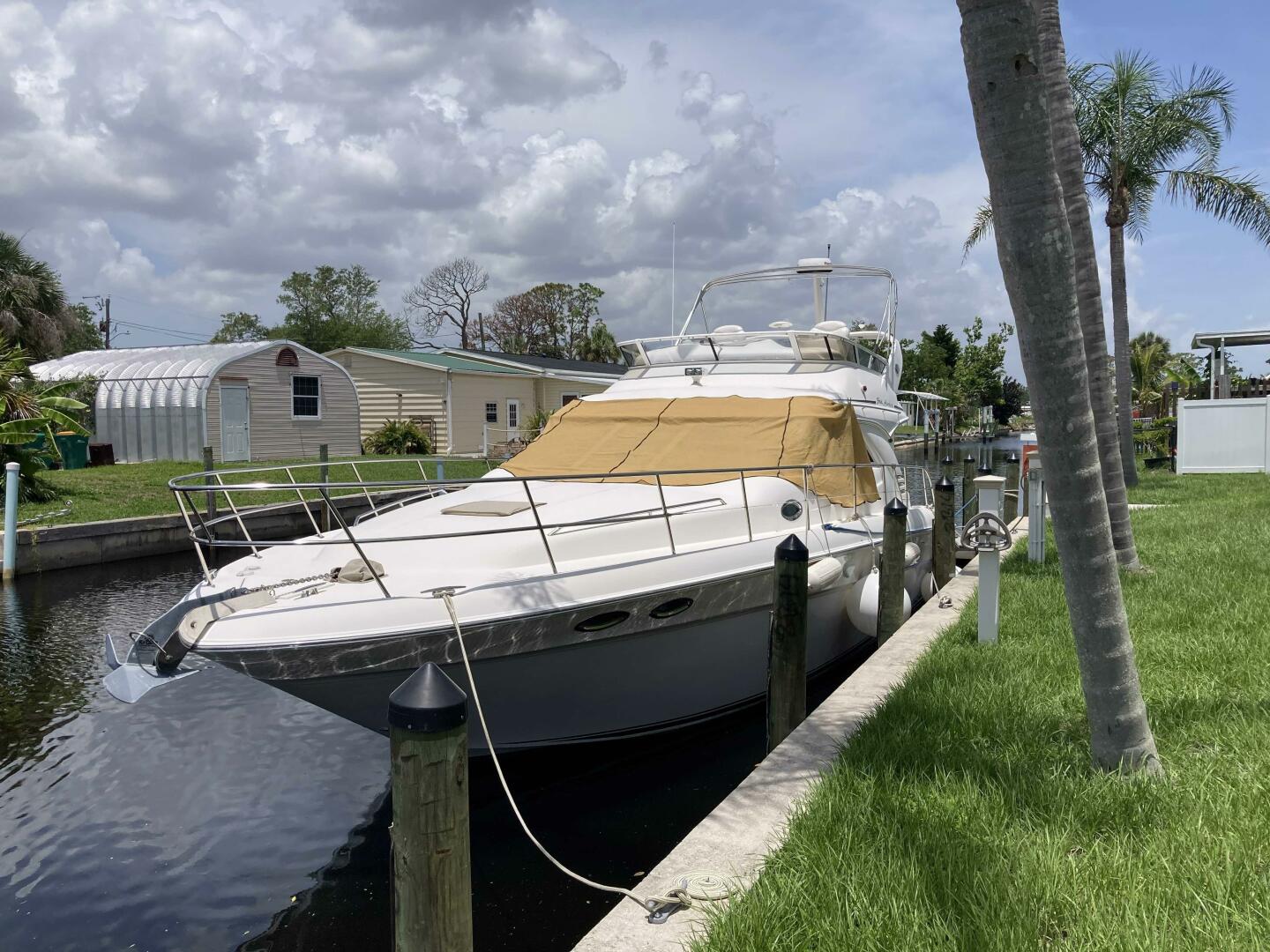 Slide: The Image of Sea Ray 400 Sedan Bridge 2004 - 5410757
