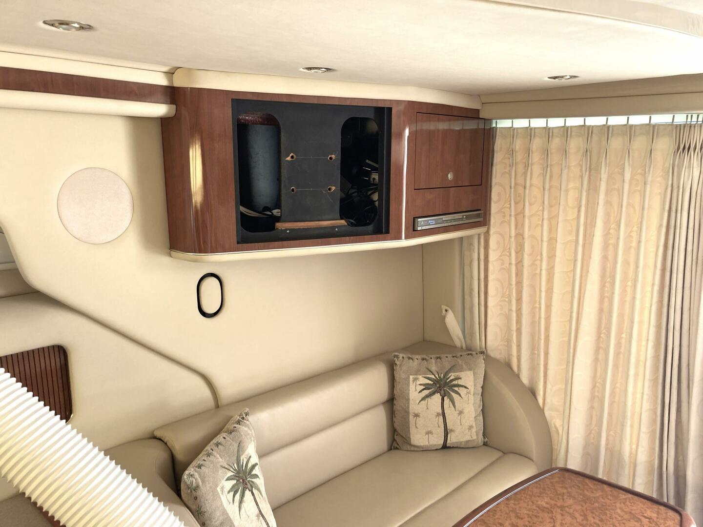 Slide: The Image of Sea Ray 400 Sedan Bridge 2004 - 5410786