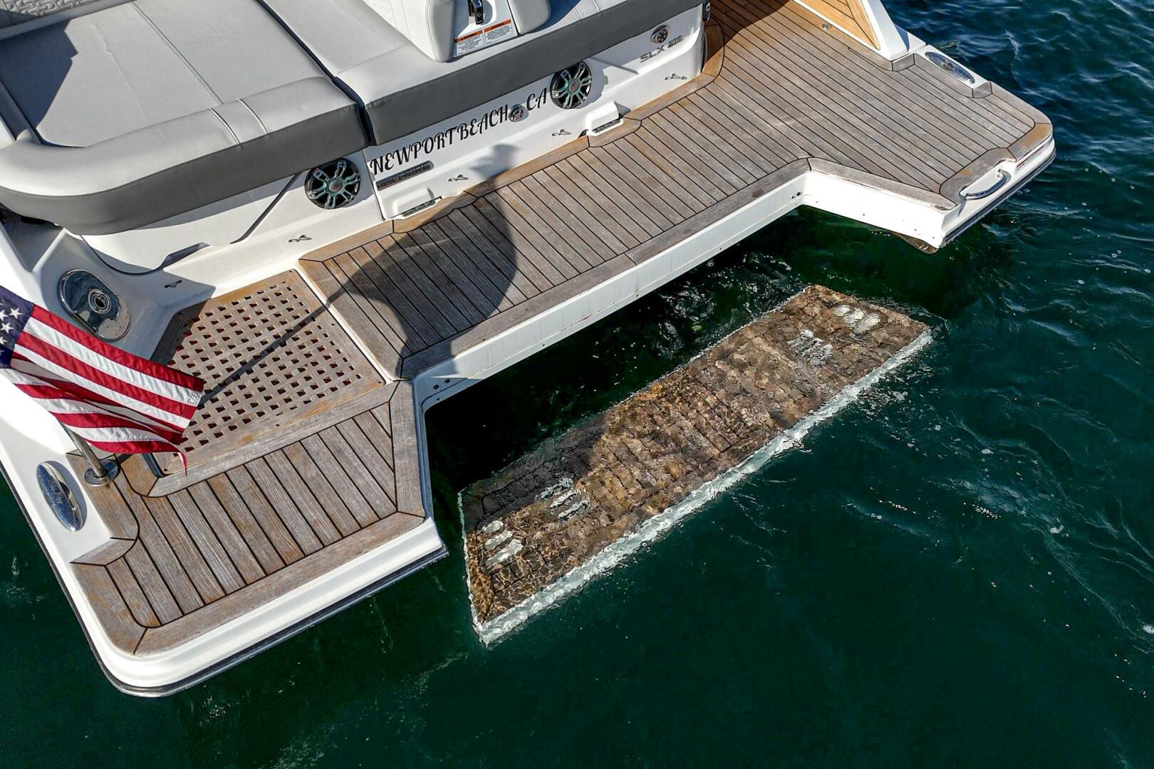 Slide: The Image of Sea Ray 400 SLX 2021 - 15