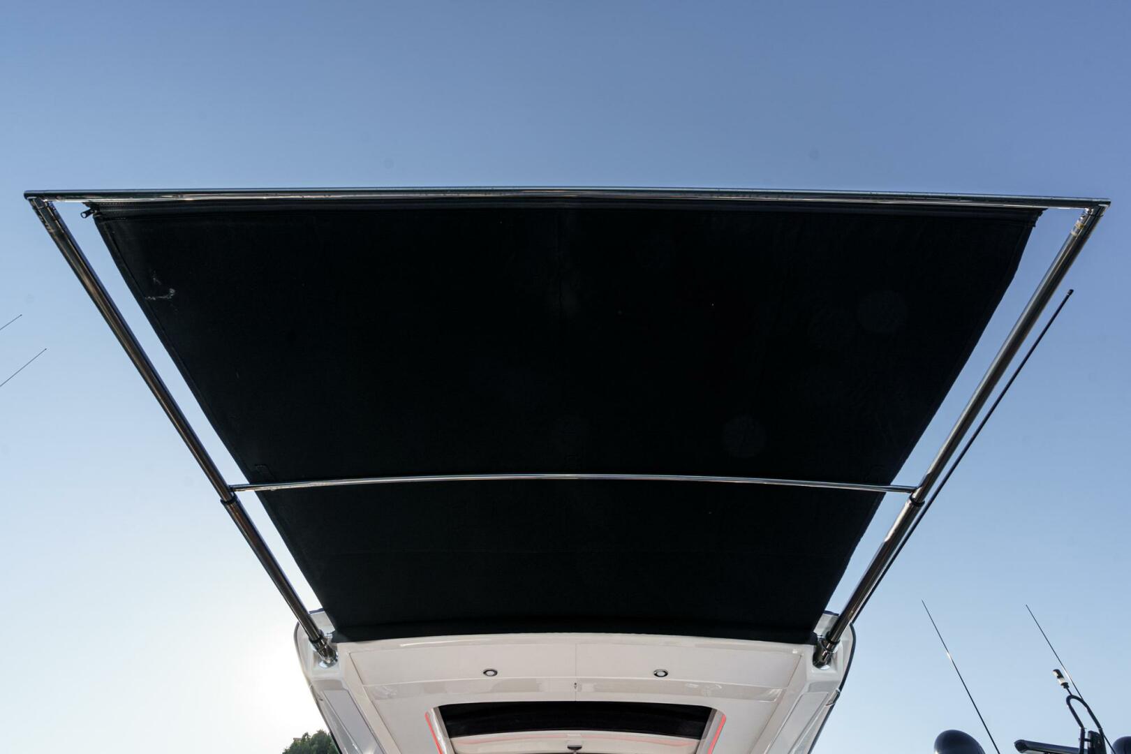Slide: The Image of Sea Ray 400 SLX 2021 - 17