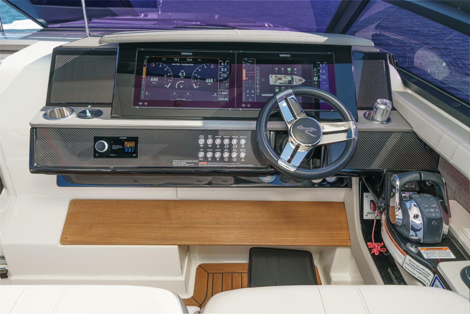 Slide: The Image of Sea Ray 400 SLX 2021 - 23
