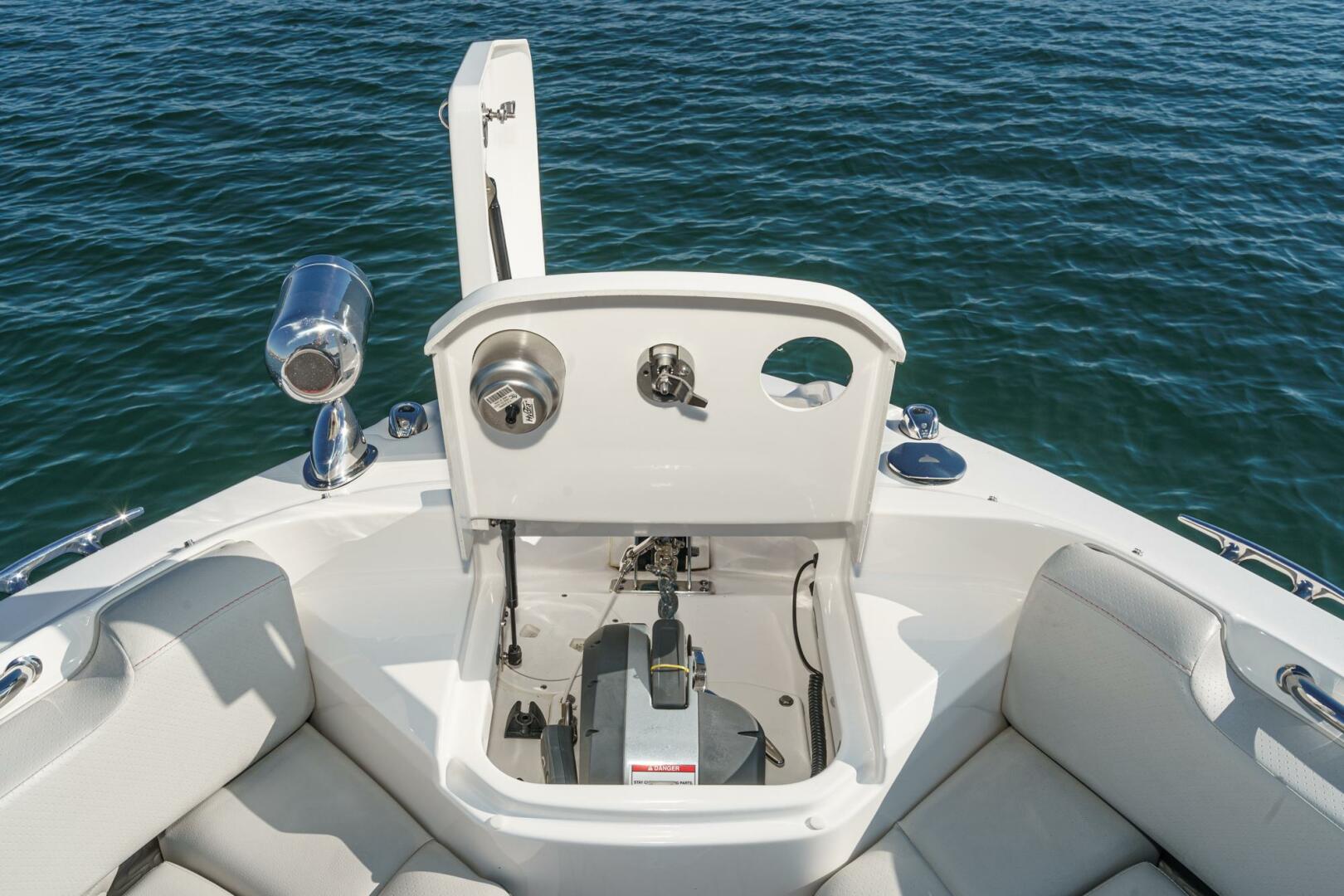Slide: The Image of Sea Ray 400 SLX 2021 - 35