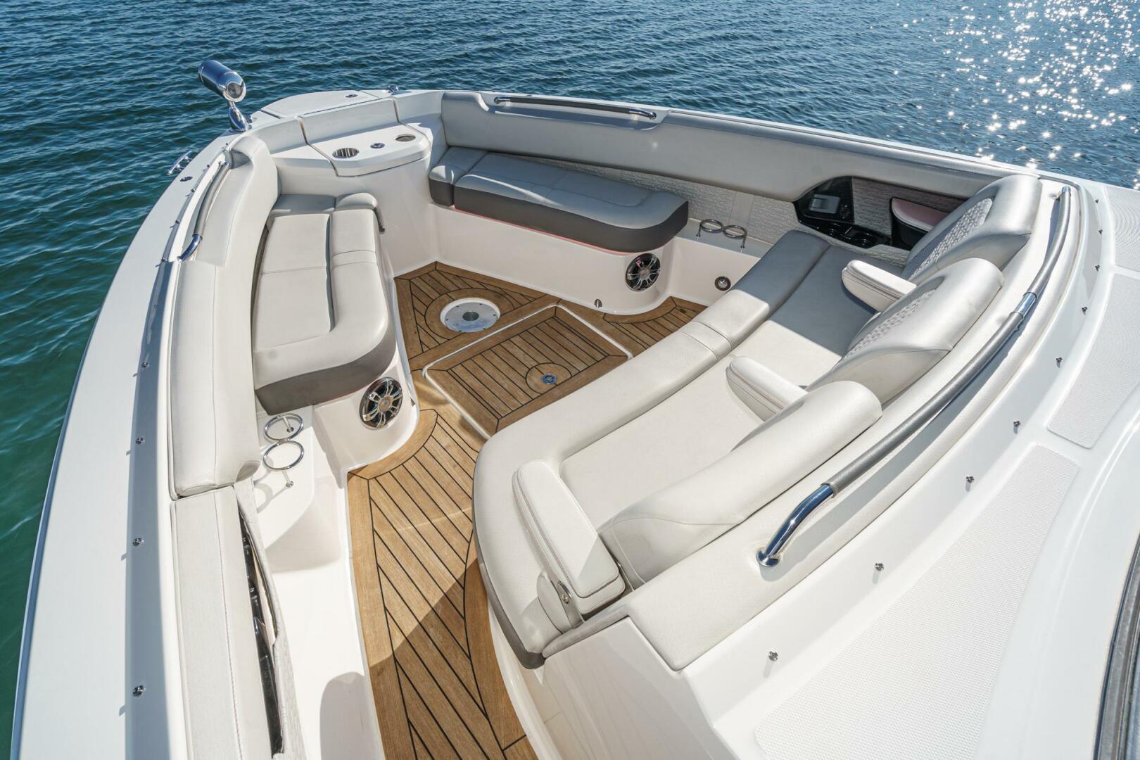 Slide: The Image of Sea Ray 400 SLX 2021 - 5
