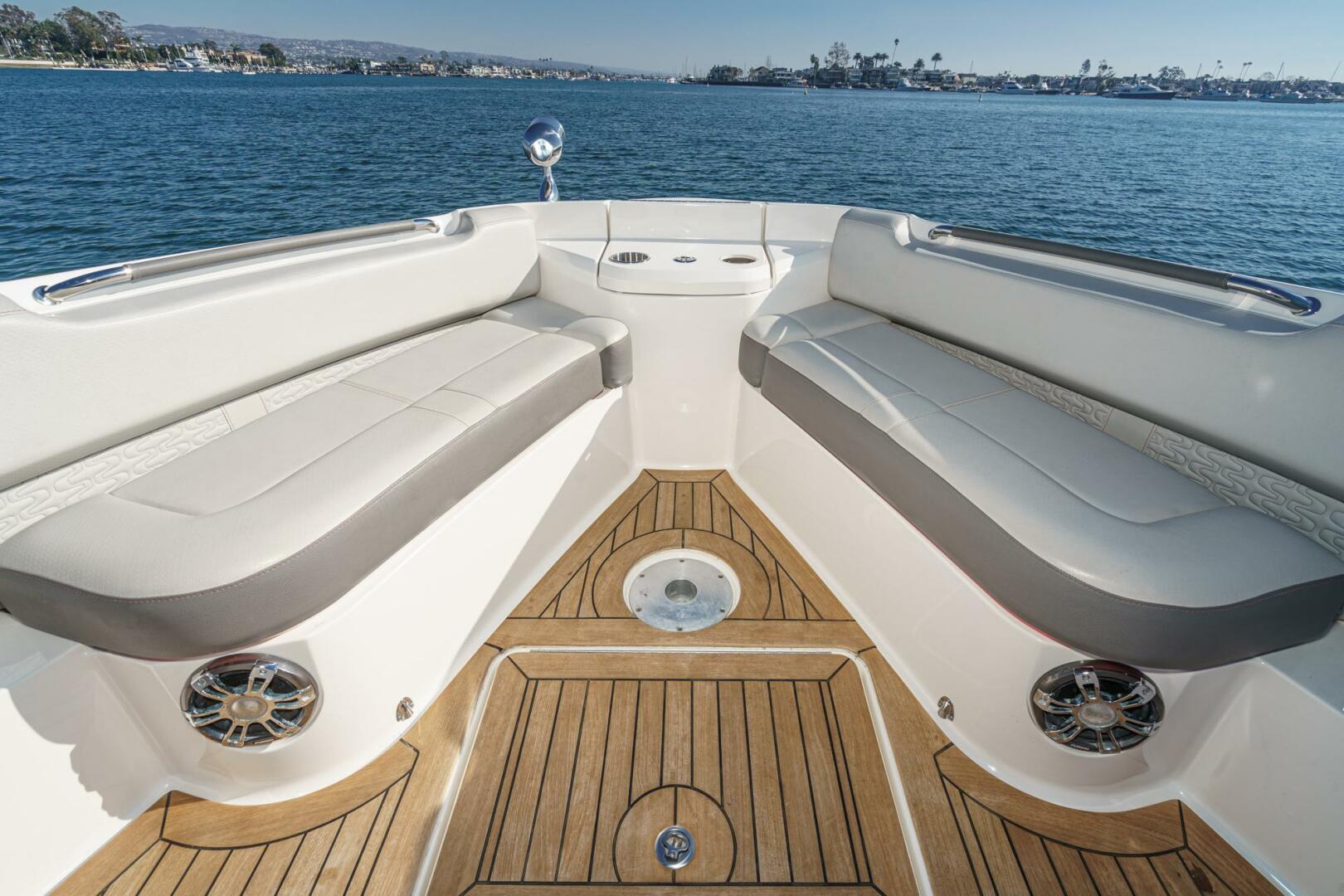 Slide: The Image of Sea Ray 400 SLX 2021 - 6