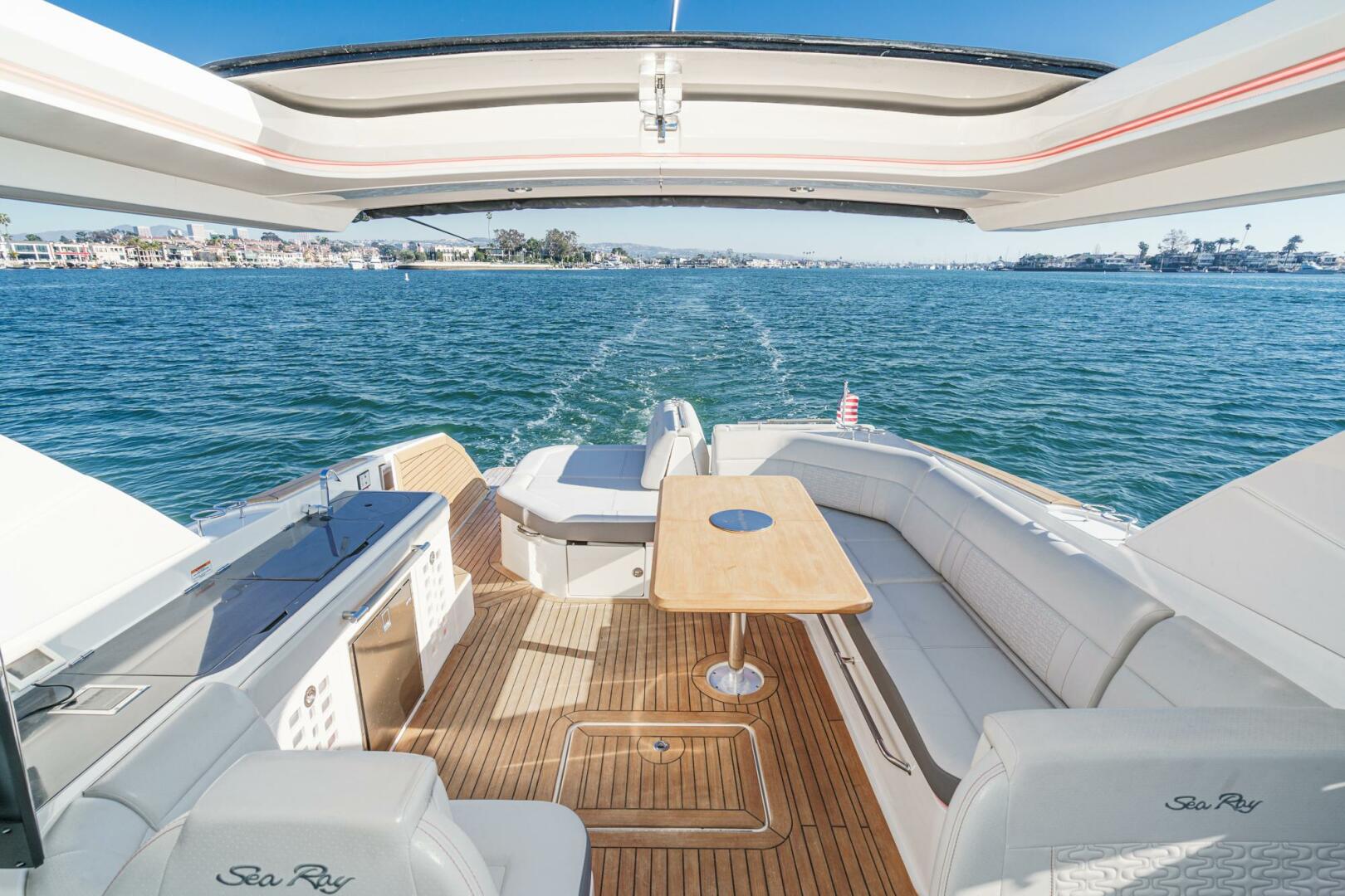 Slide: The Image of Sea Ray 400 SLX 2021 - 7