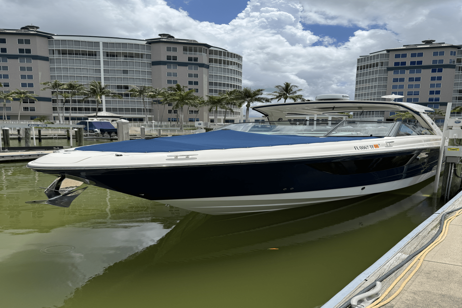 Slide: The Image of Sea Ray 400 SLX-OB 2022 - 1