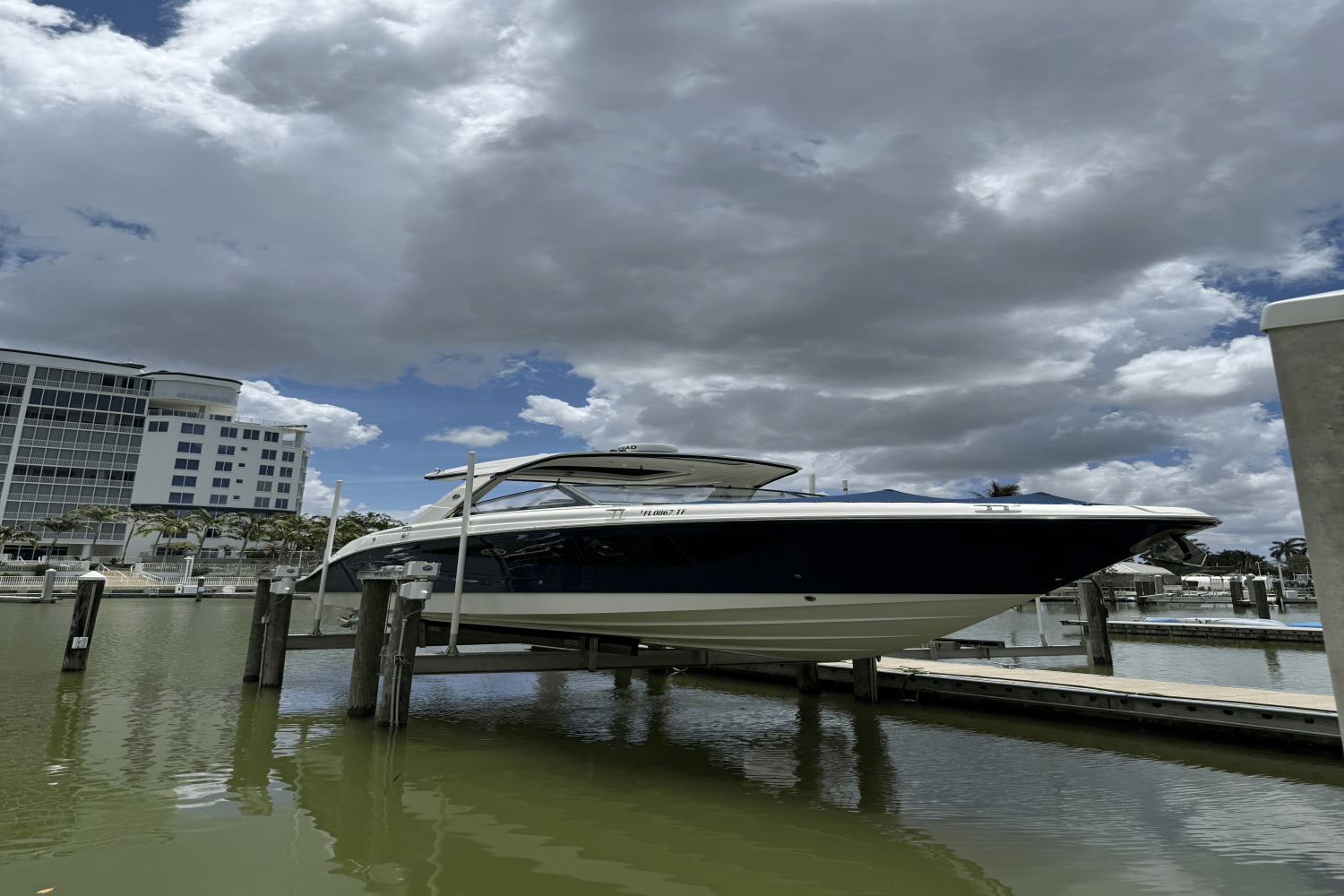 Slide: The Image of Sea Ray 400 SLX-OB 2022 - 2