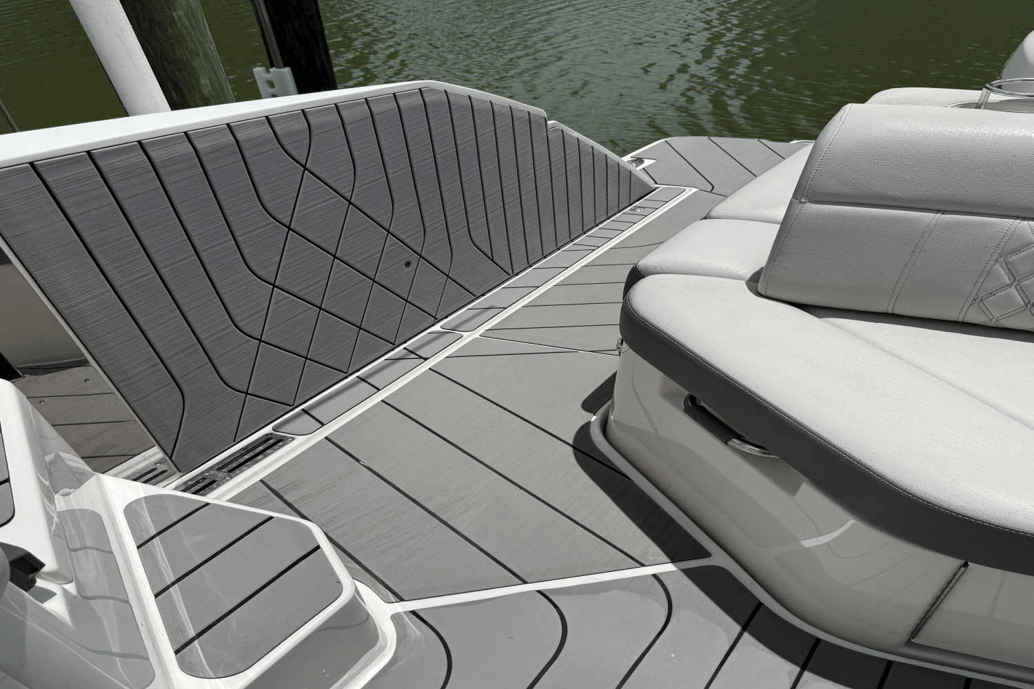 Slide: The Image of Sea Ray 400 SLX-OB 2022 - 20
