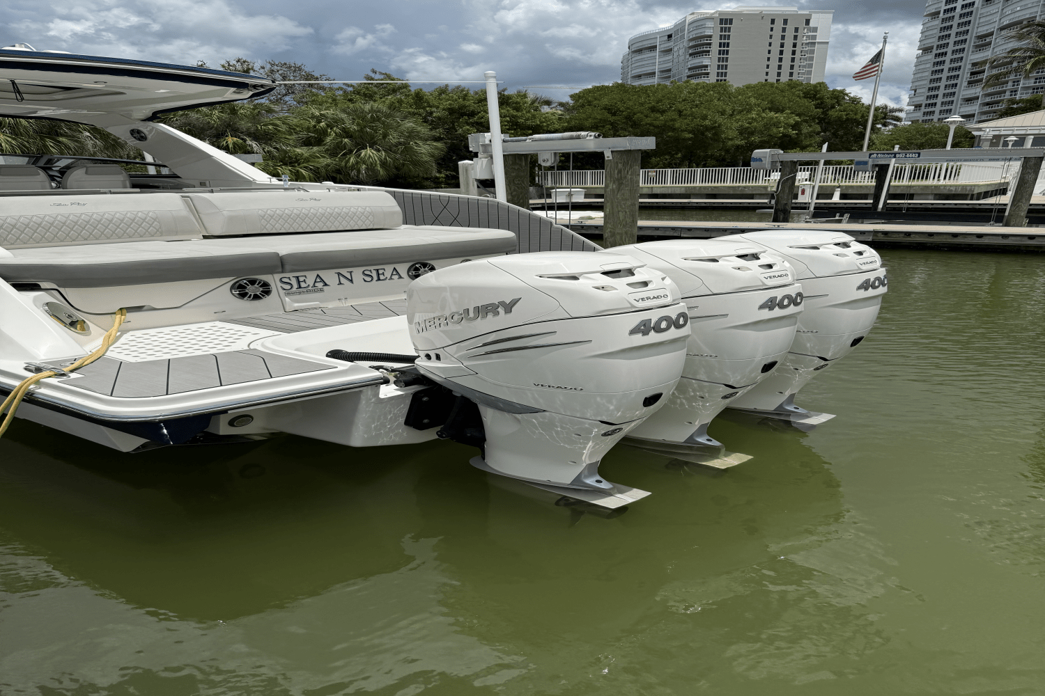 Slide: The Image of Sea Ray 400 SLX-OB 2022 - 21