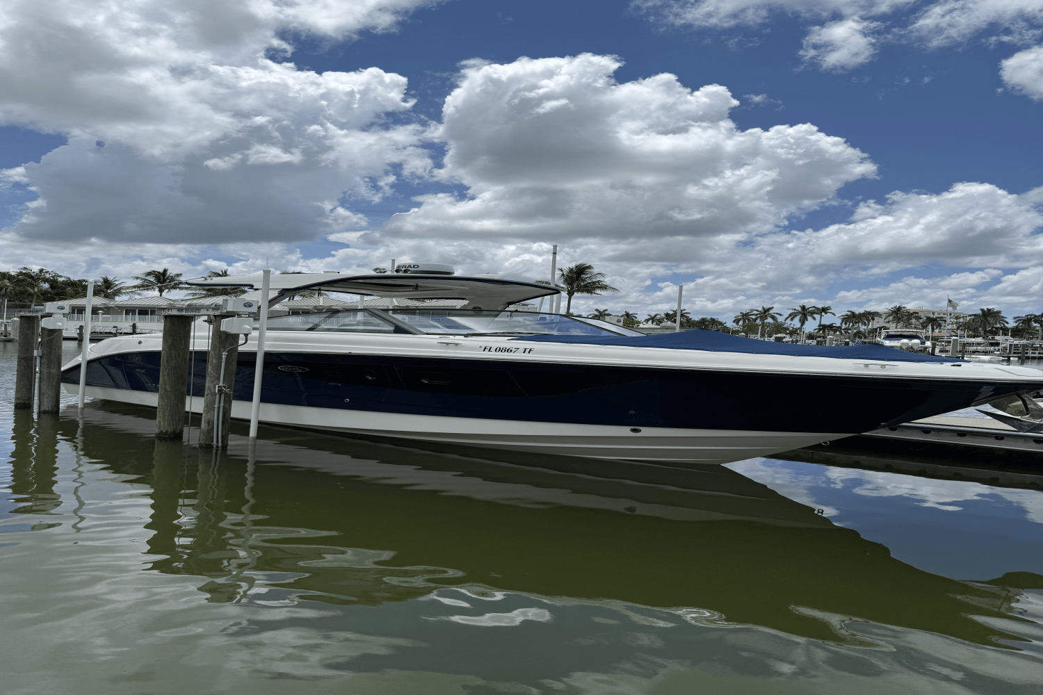 Slide: The Image of Sea Ray 400 SLX-OB 2022 - 4