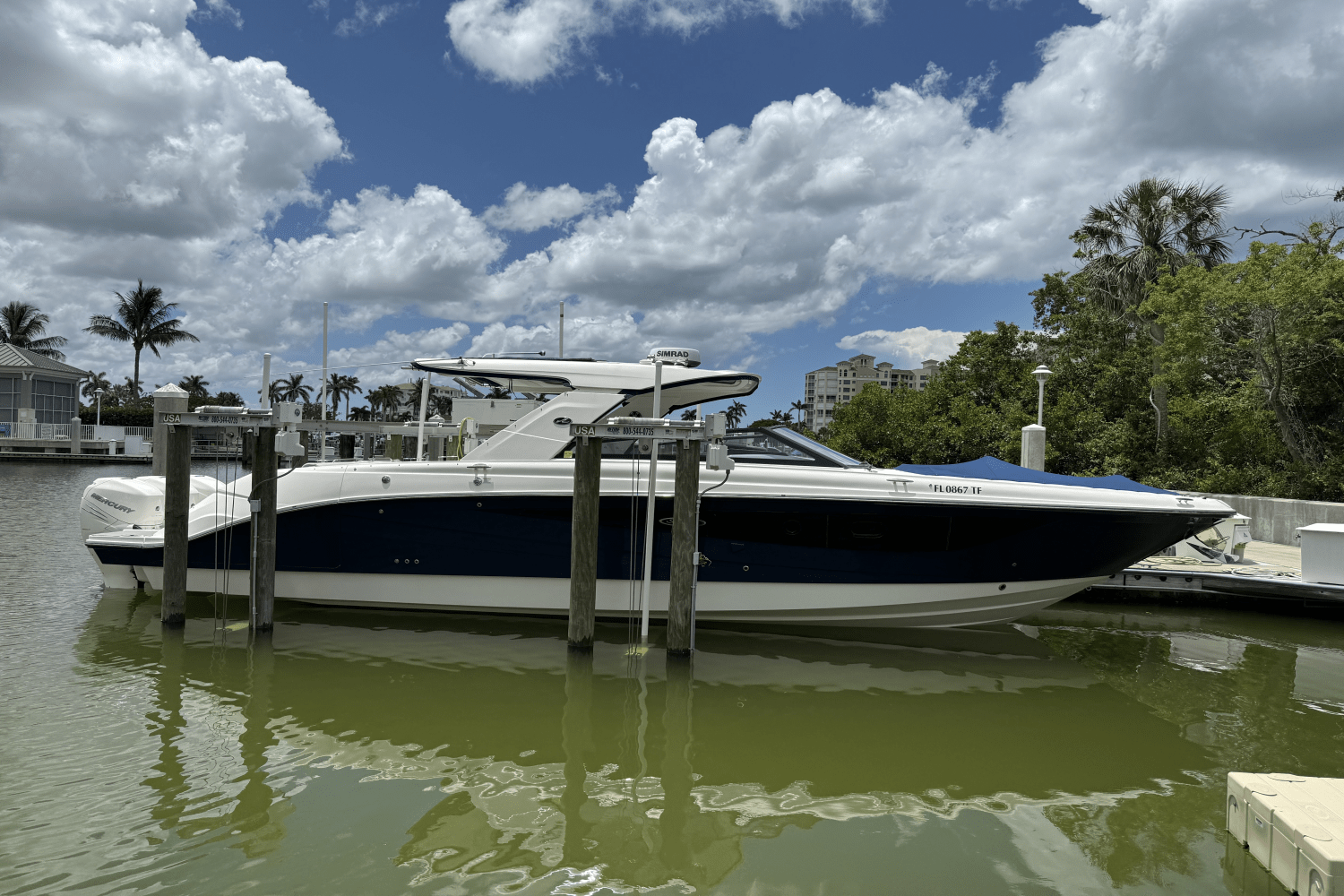 Slide: The Image of Sea Ray 400 SLX-OB 2022 - 5
