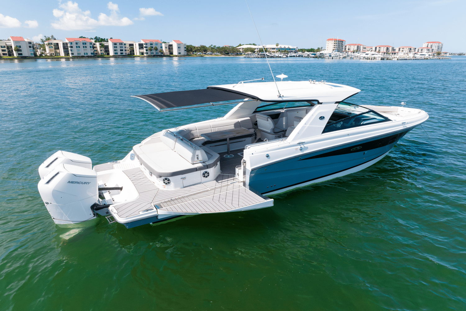 Slide: The Image of Sea Ray 400 SLX-OB 2023 - 0
