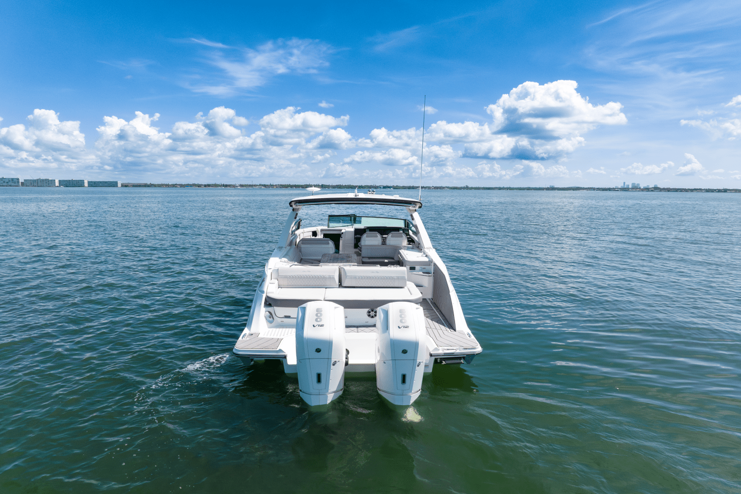 Slide: The Image of Sea Ray 400 SLX-OB 2023 - 16